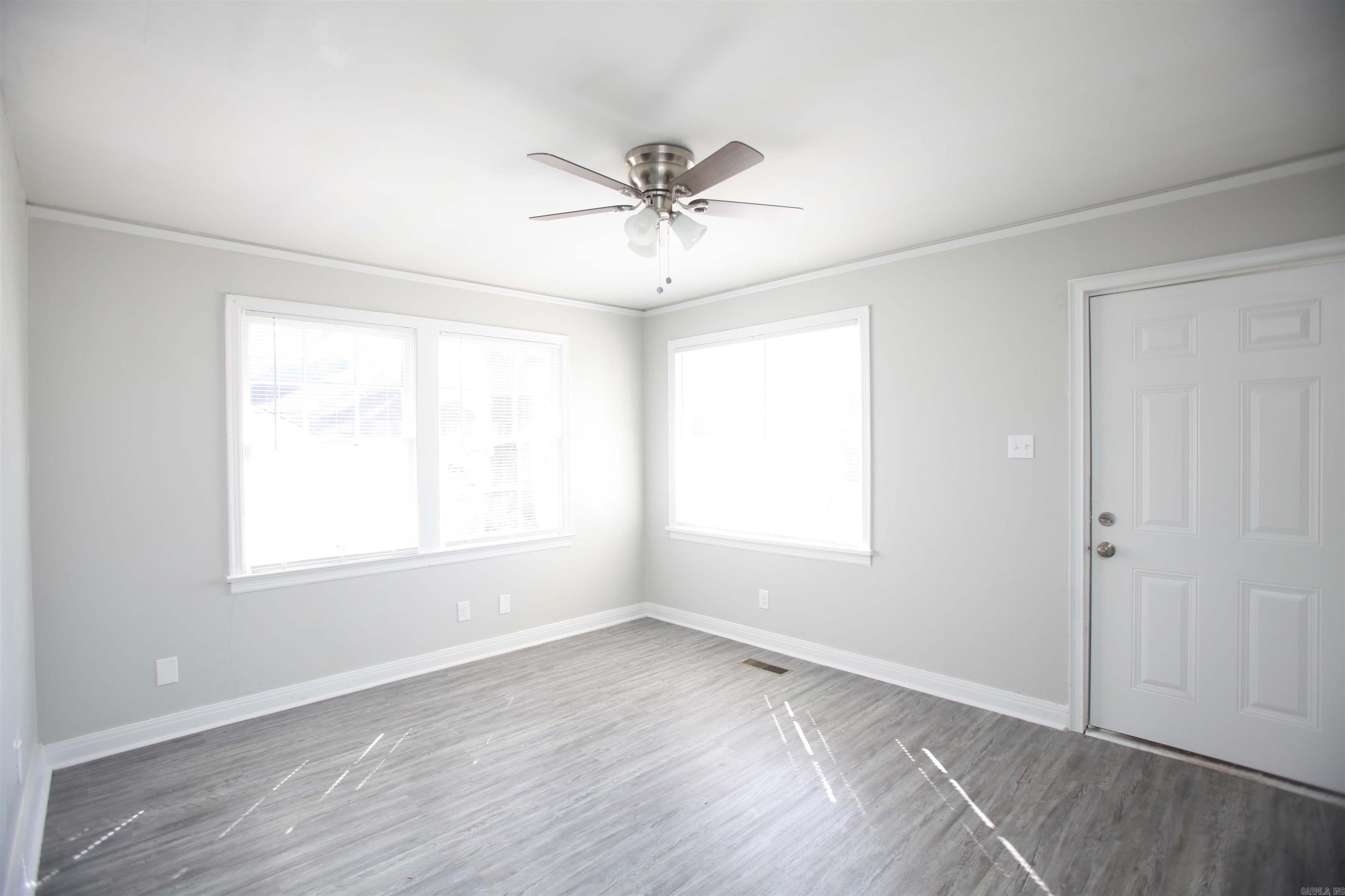 1814 Moss Street B Property Photo 3