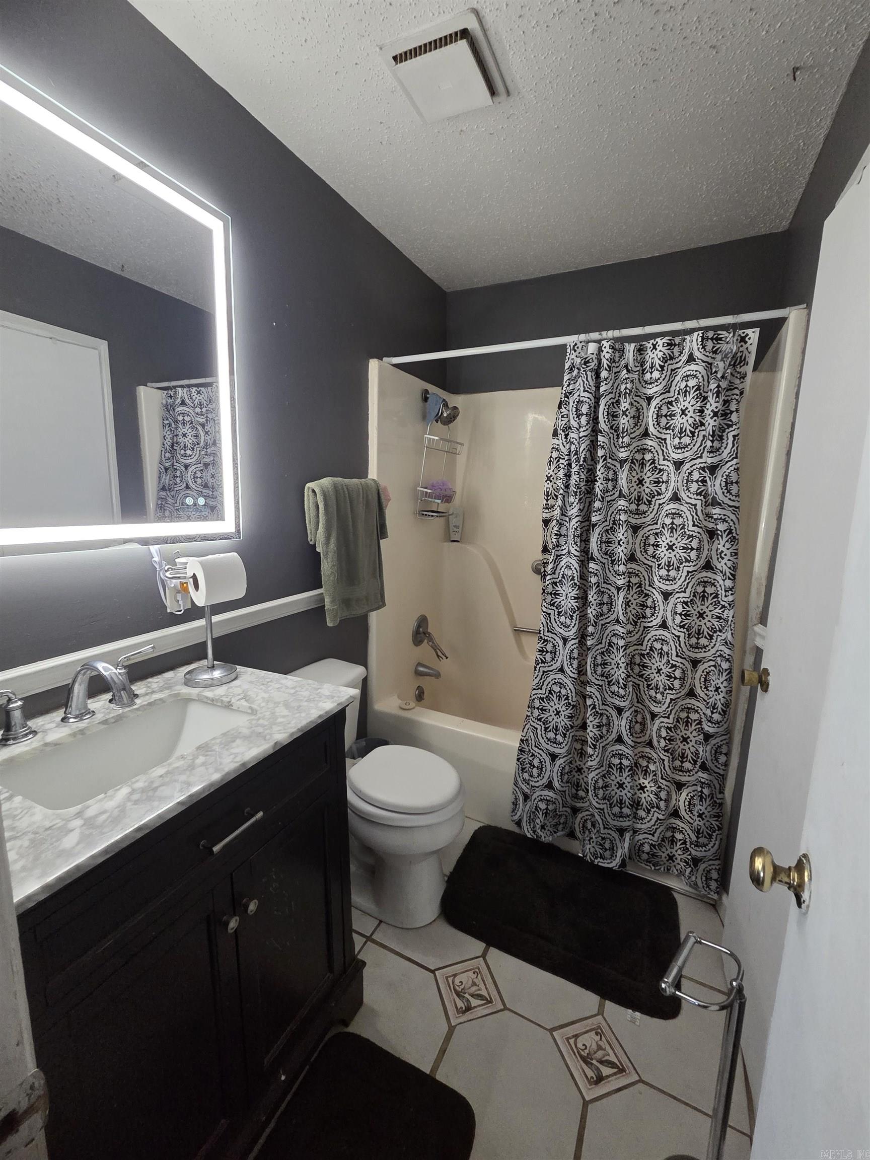 1603 N Lowe St Property Photo 8