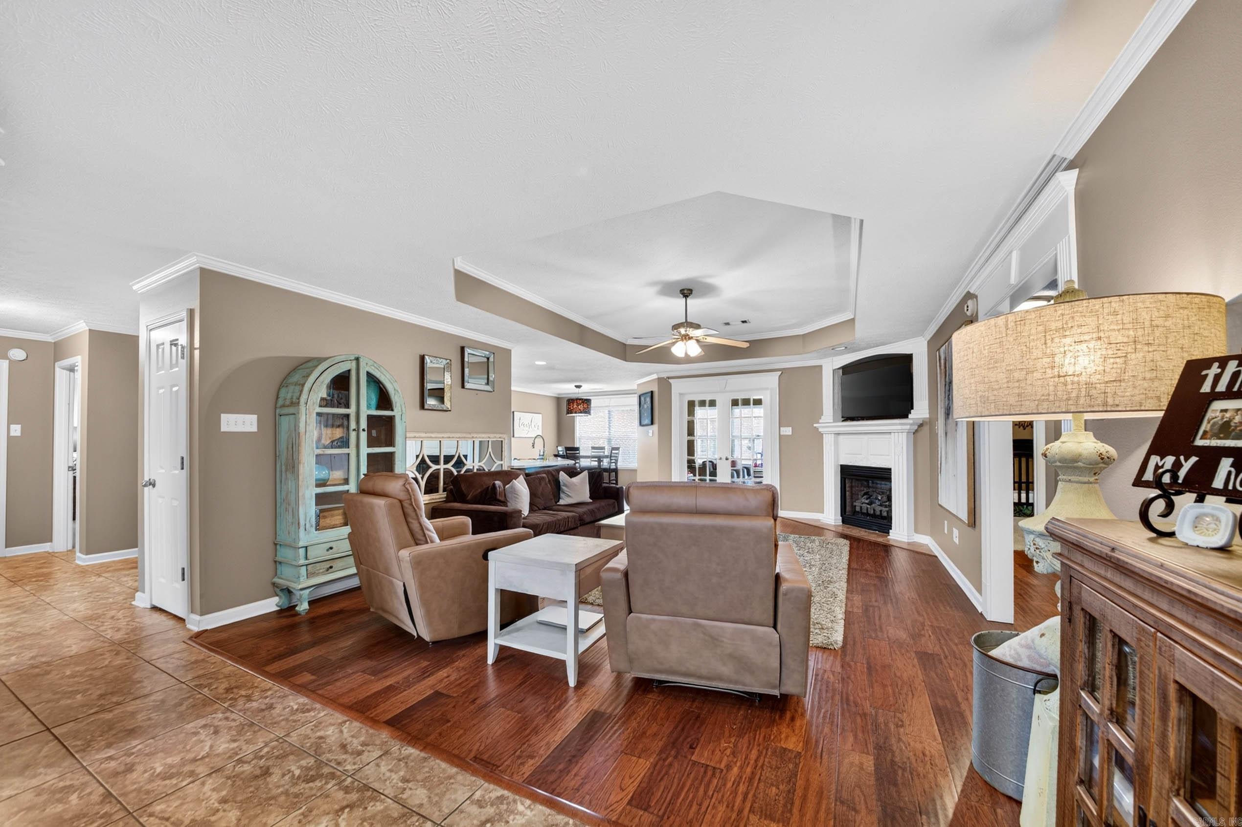 2424 Canterbury Lane Property Photo 4