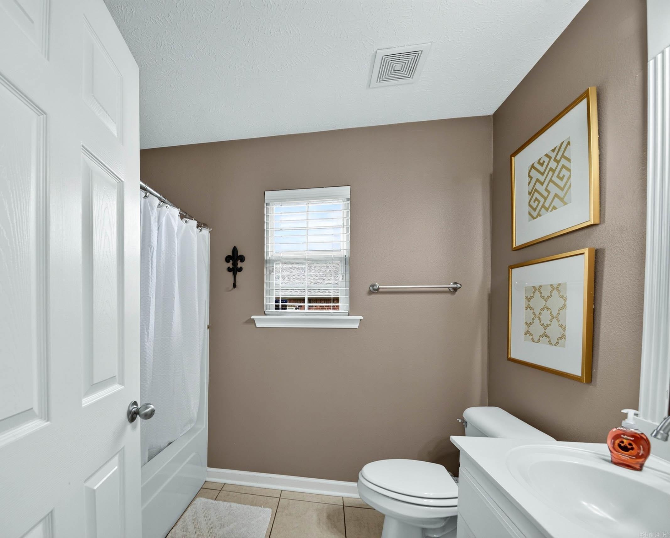 2424 Canterbury Lane Property Photo 29