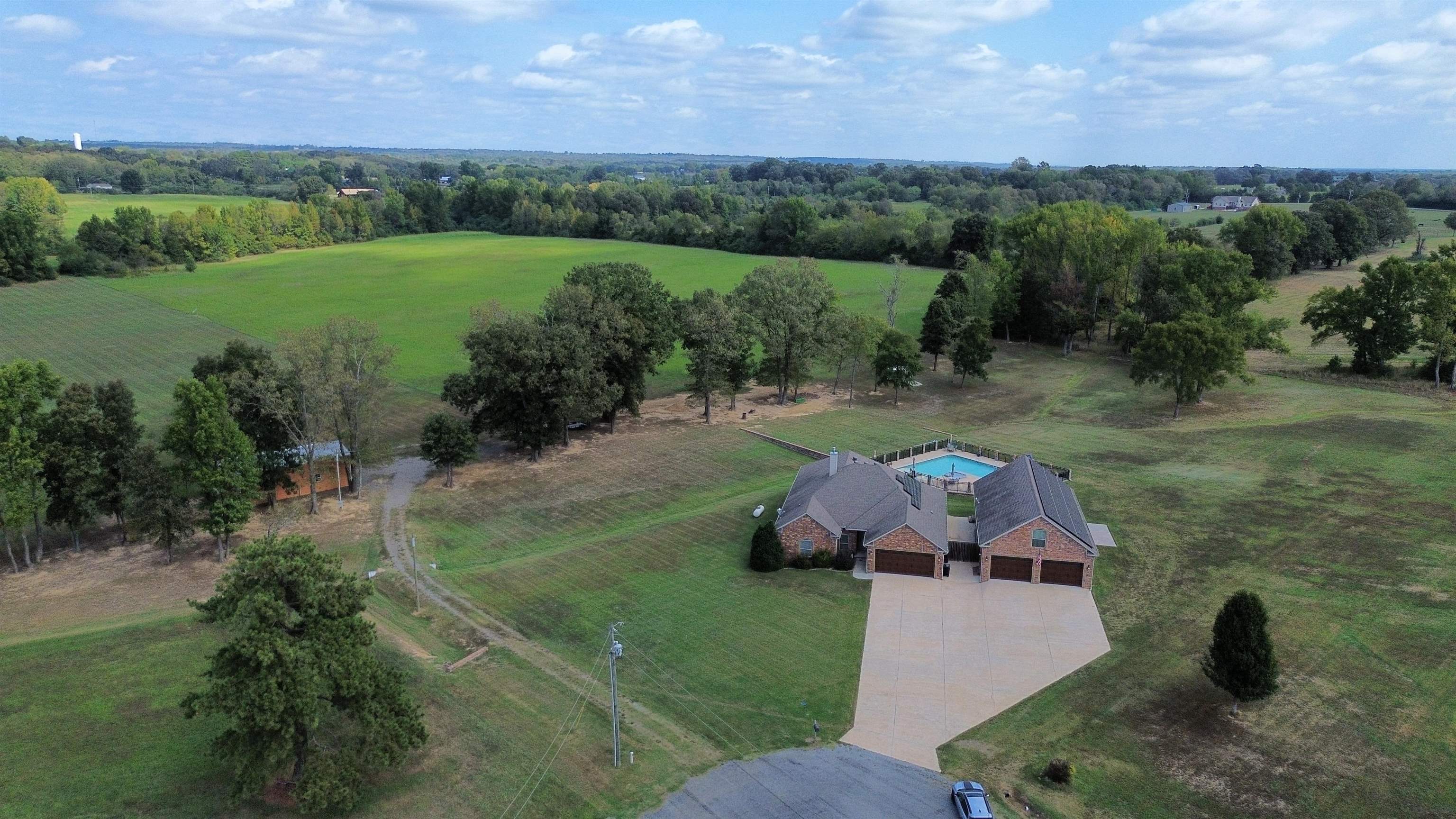 112 Logan Drive Property Photo 1
