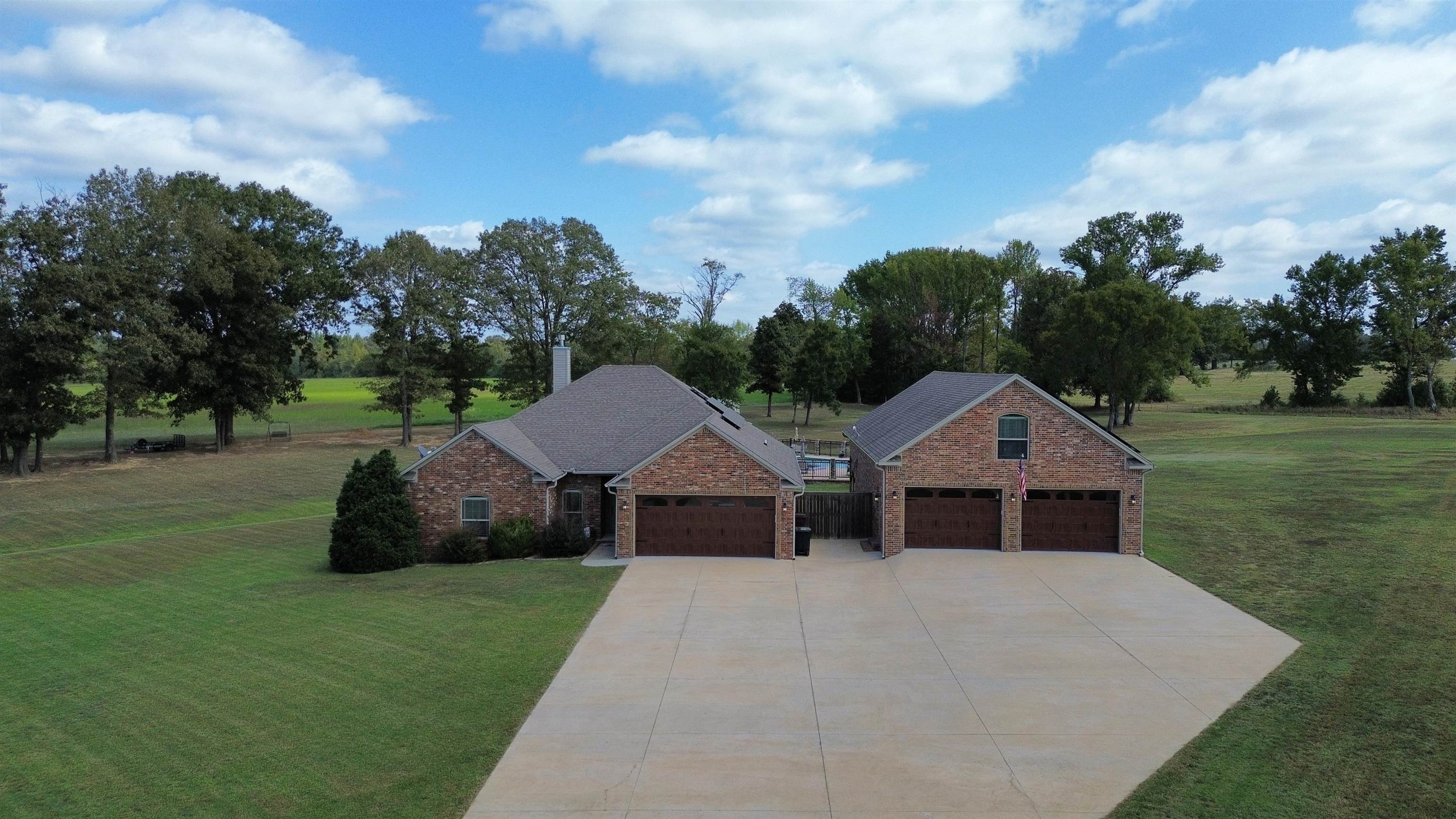 112 Logan Drive Property Photo 2