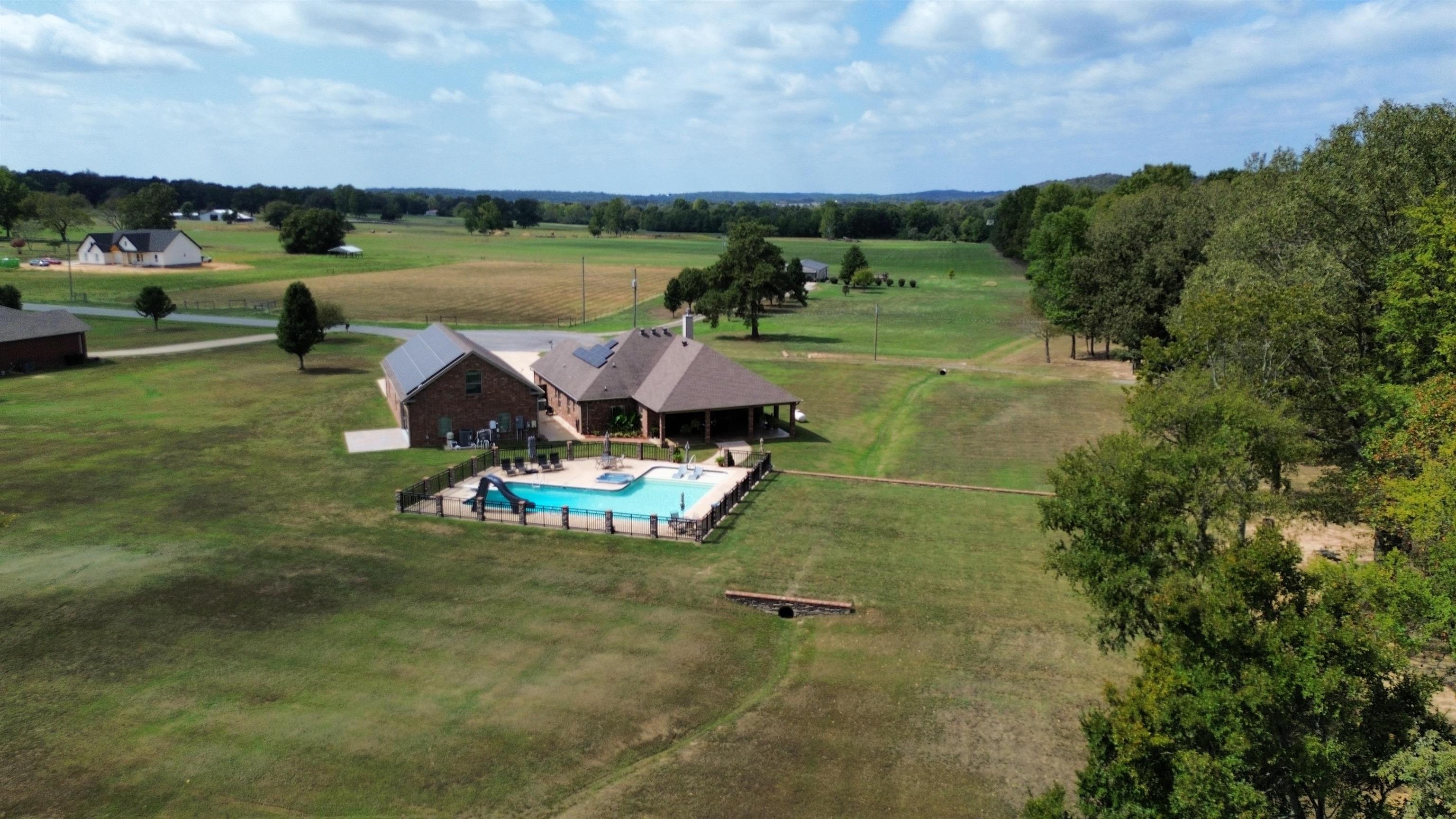 112 Logan Drive Property Photo 4