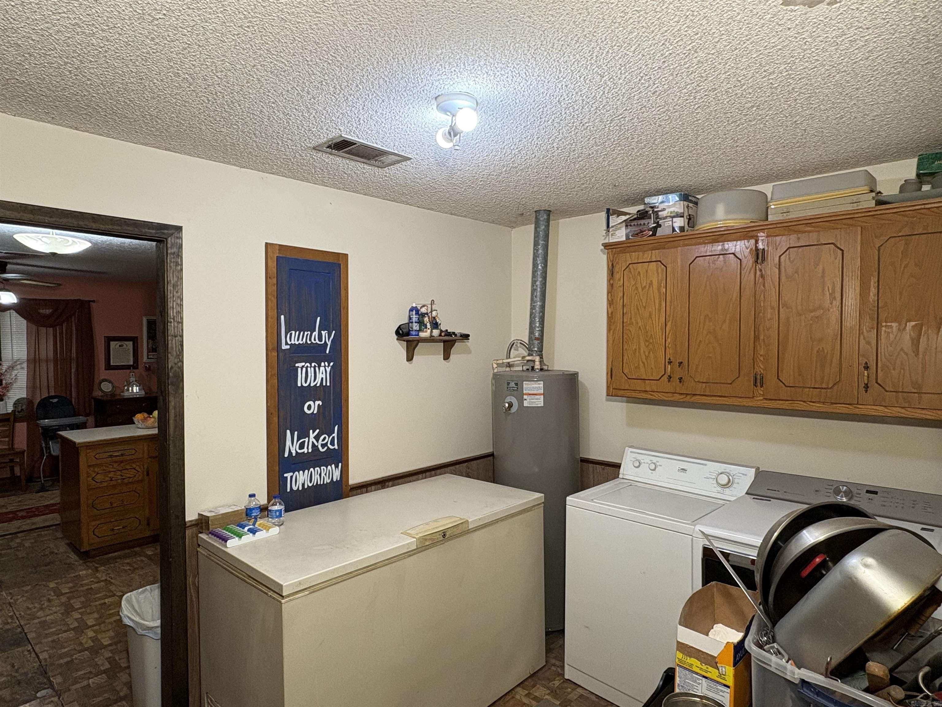 1440 Central Road Property Photo 7