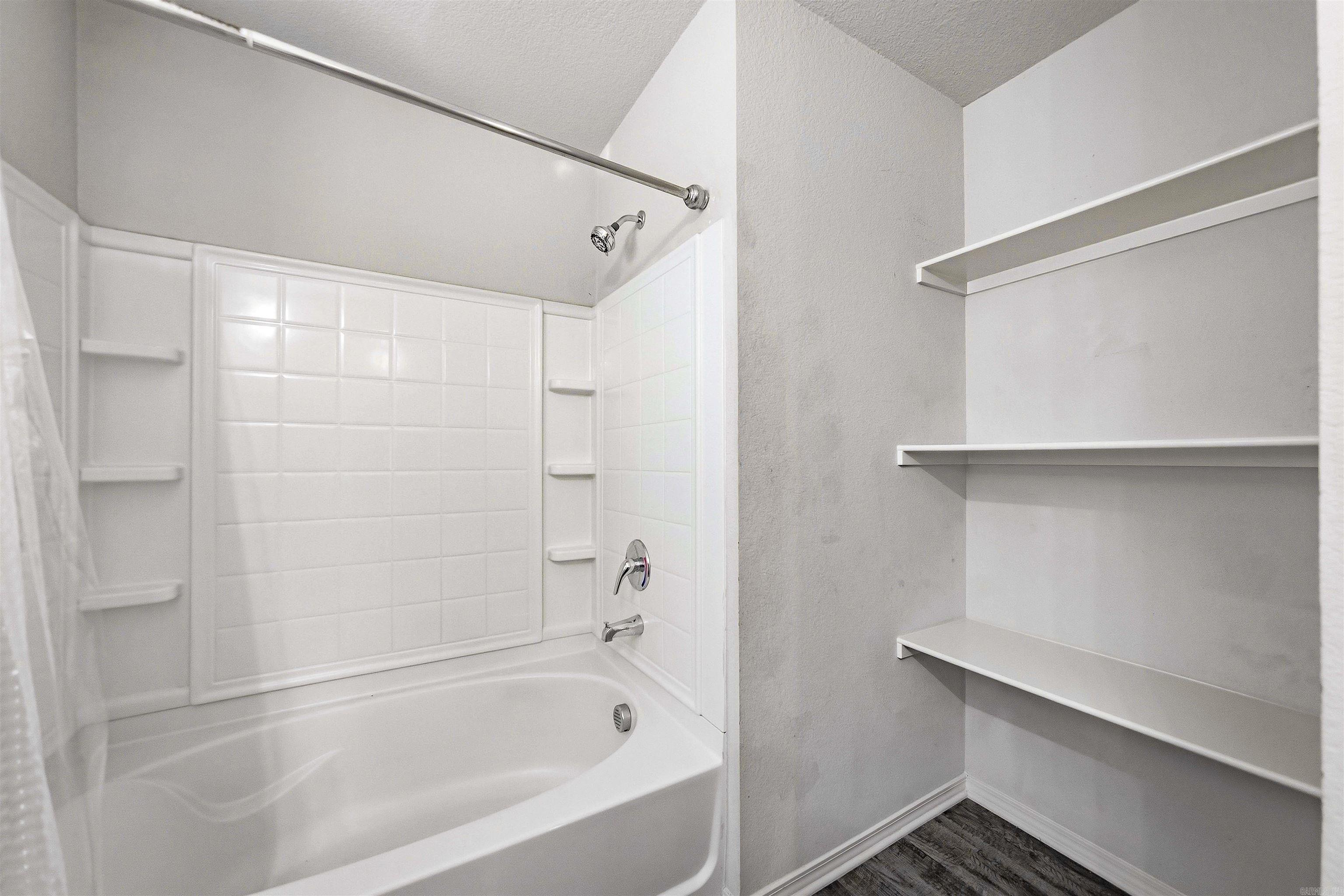 6096 Saddle Hill Drive Property Photo 14