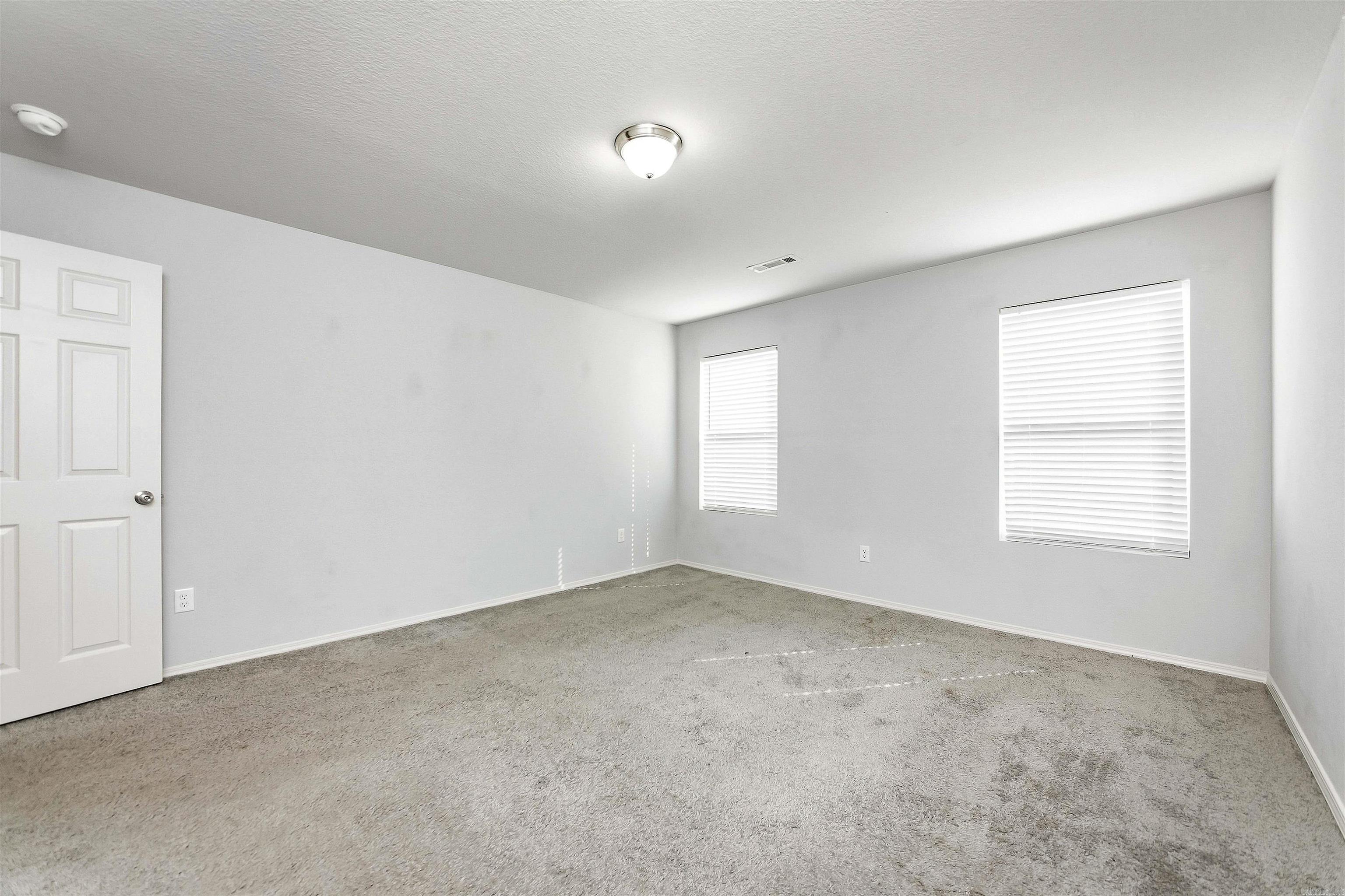 6096 Saddle Hill Drive Property Photo 17
