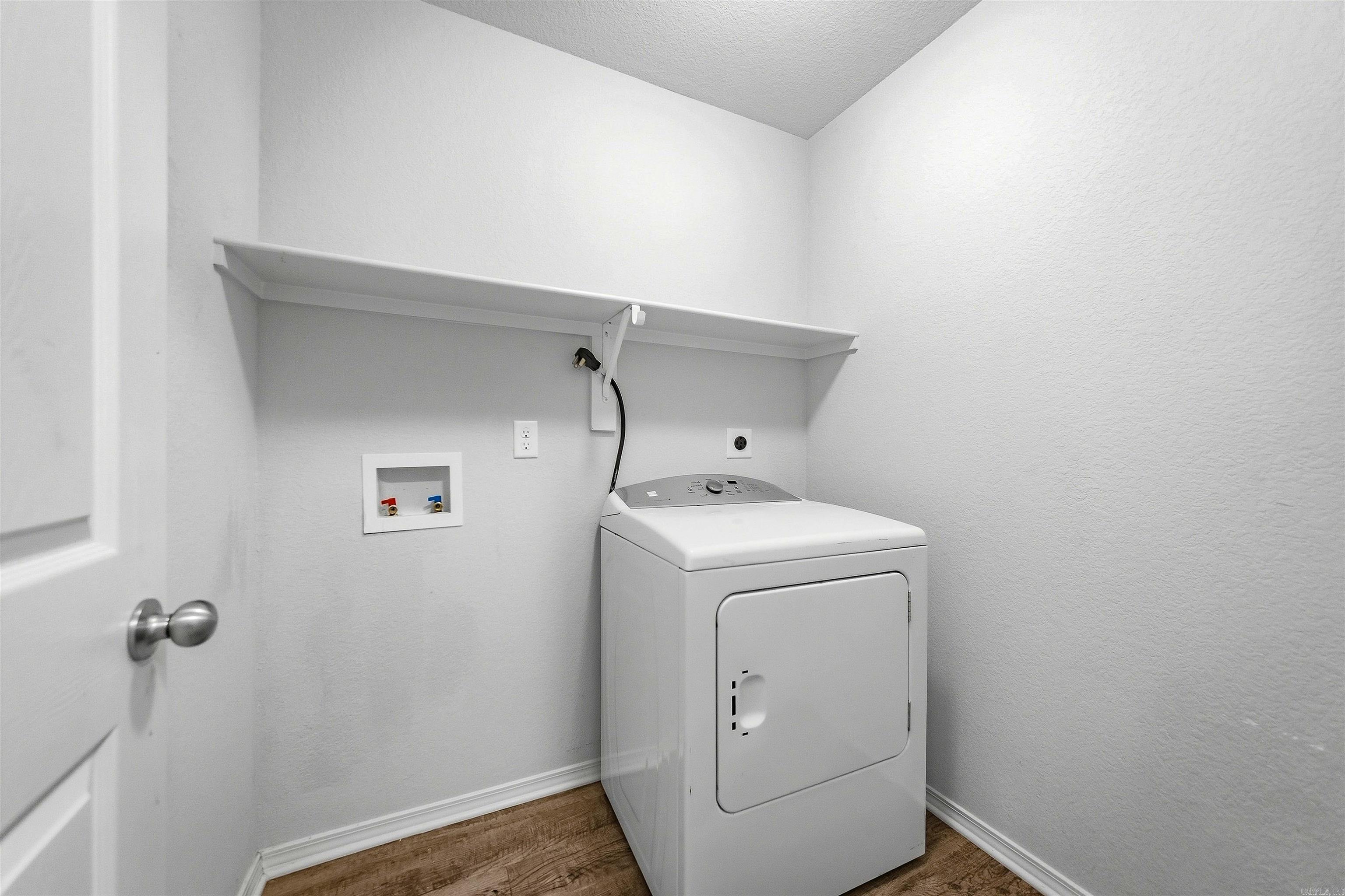 6096 Saddle Hill Drive Property Photo 19
