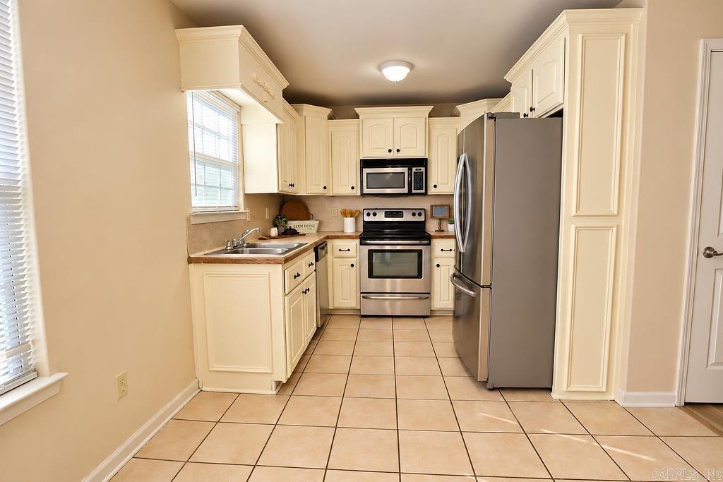 15 Bryant St Property Photo 7