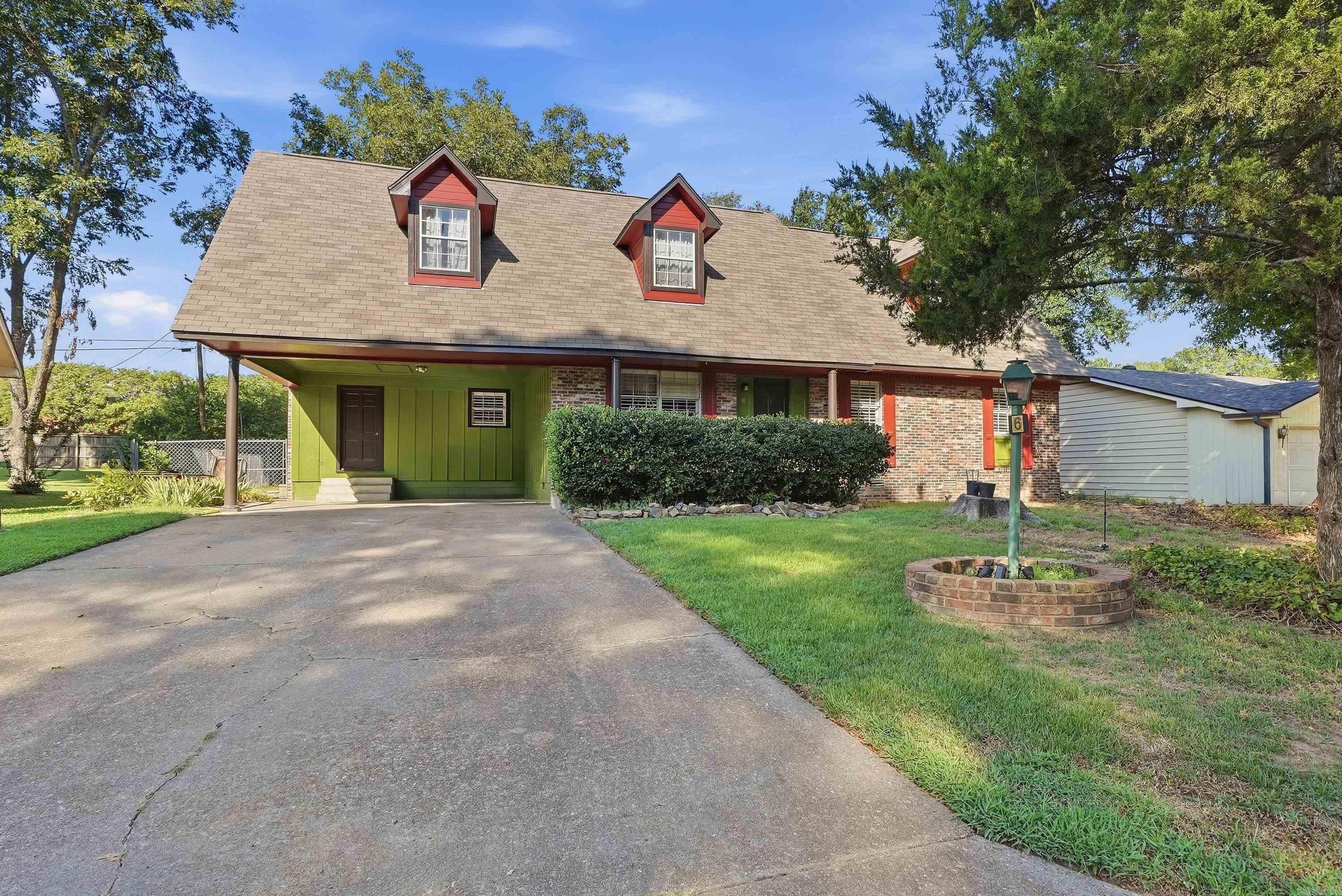 6 Meadowbrook Drive Property Photo 1