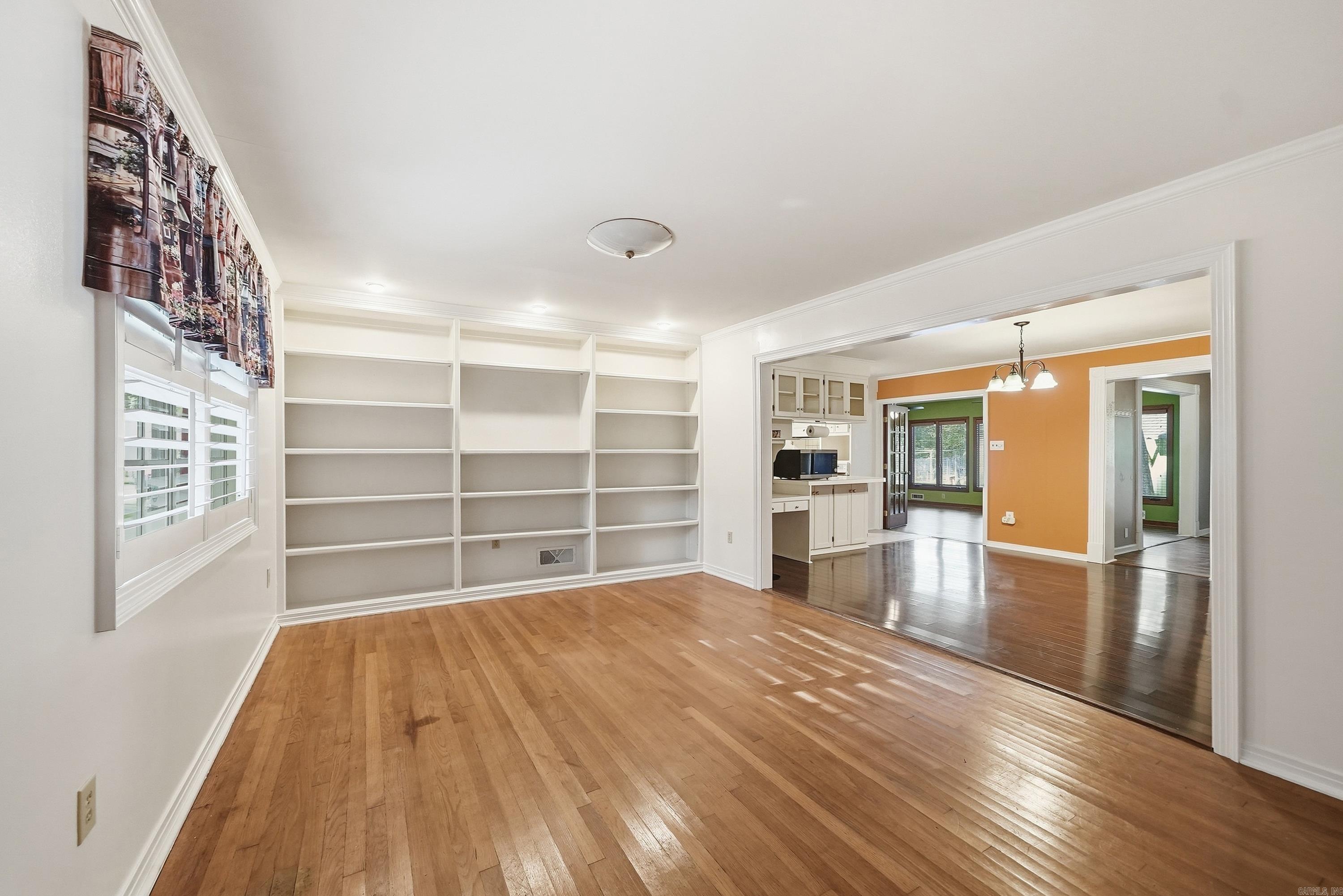 6 Meadowbrook Drive Property Photo 8