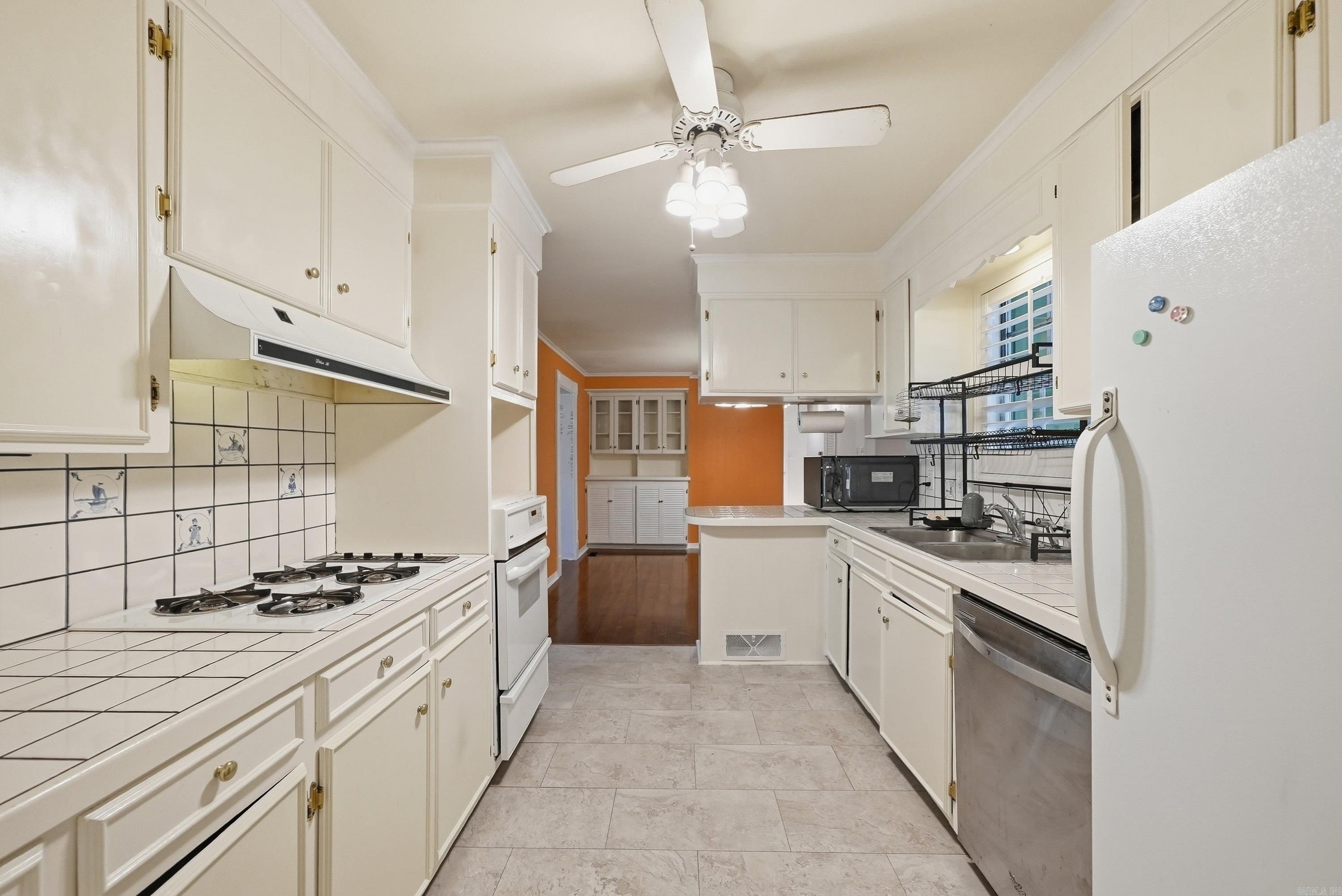 6 Meadowbrook Drive Property Photo 14