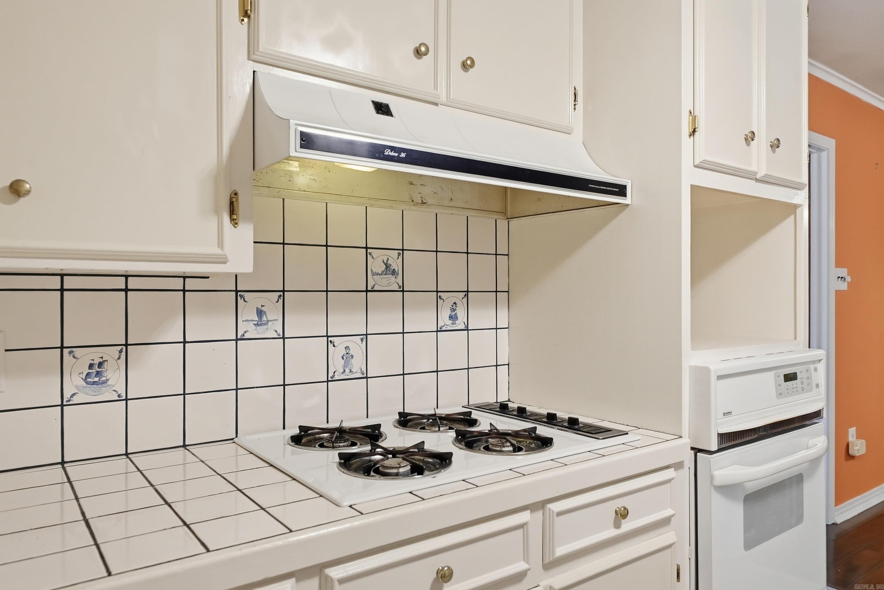 6 Meadowbrook Drive Property Photo 15