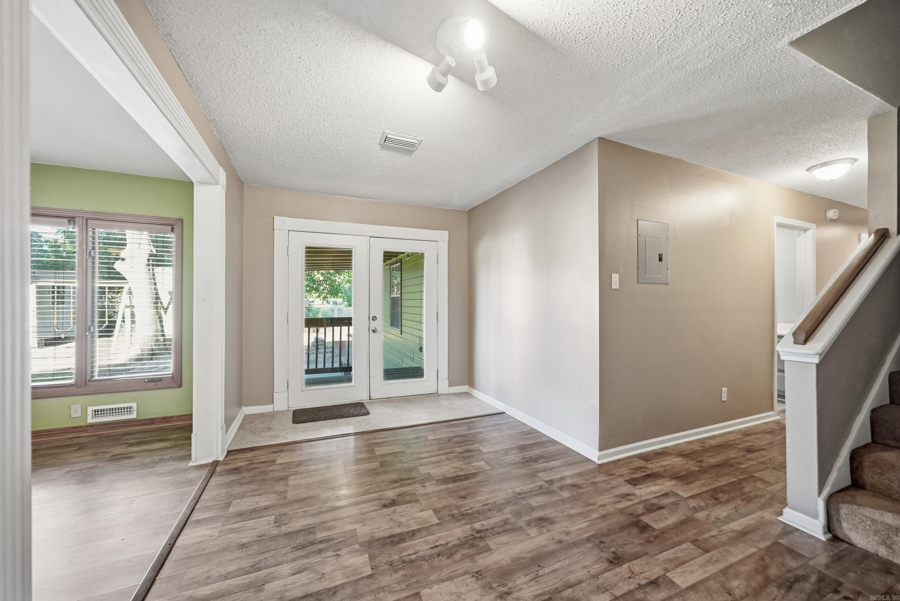 6 Meadowbrook Drive Property Photo 19