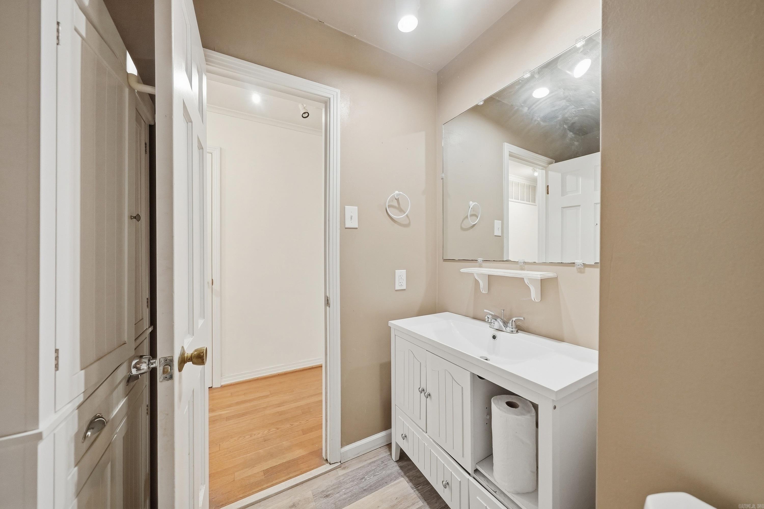 6 Meadowbrook Drive Property Photo 28