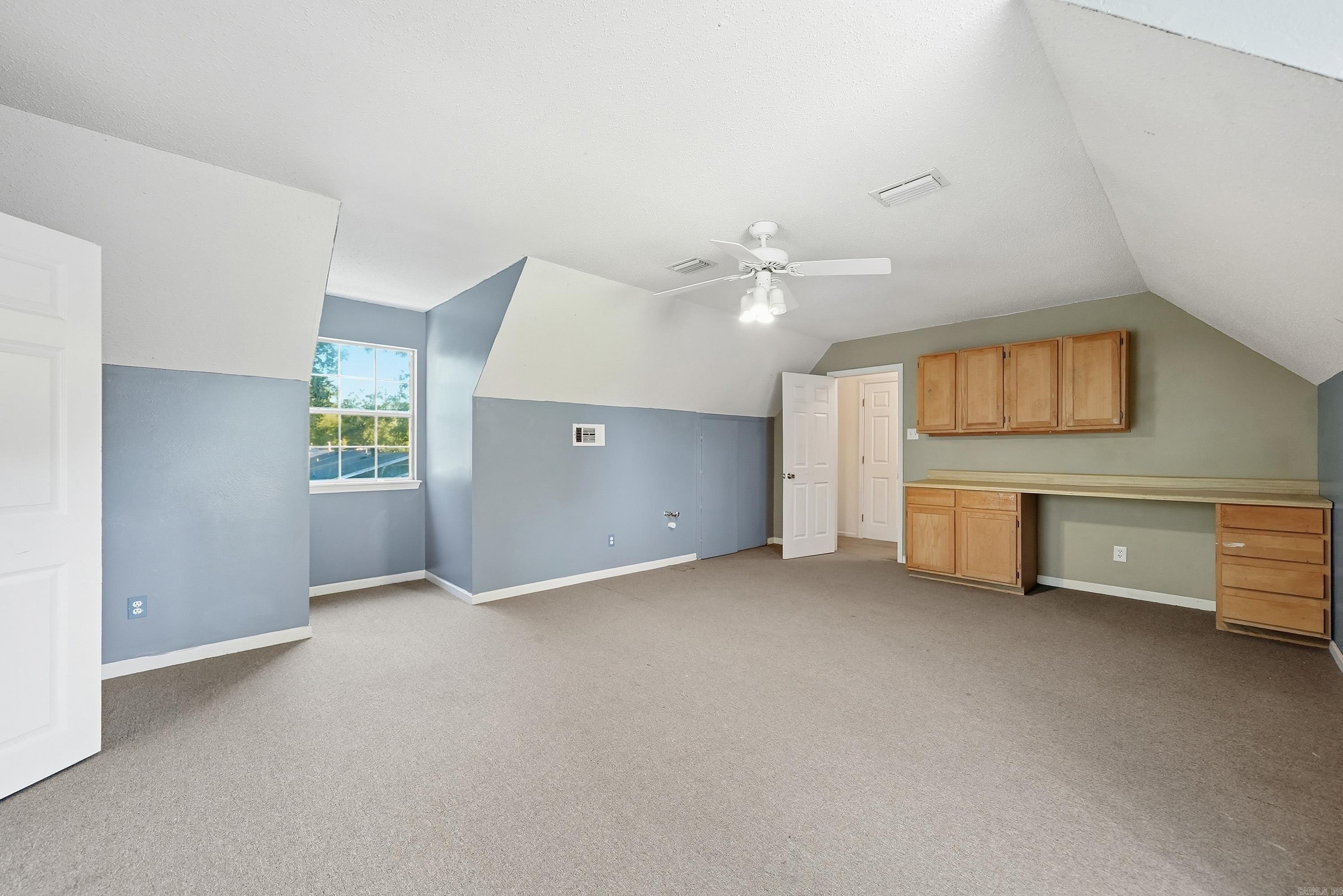 6 Meadowbrook Drive Property Photo 39