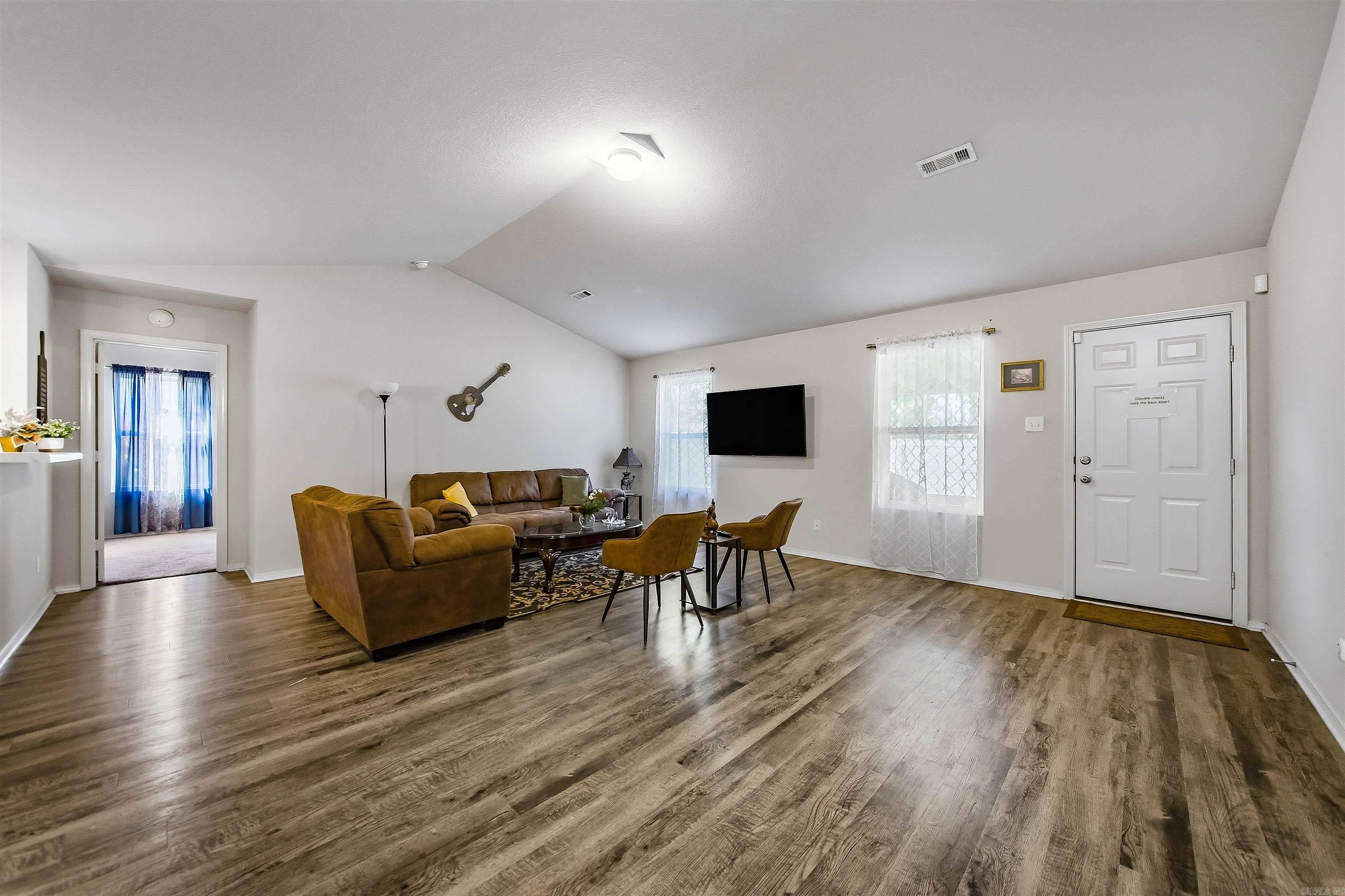 7130 Woodsgate Cove Property Photo 3