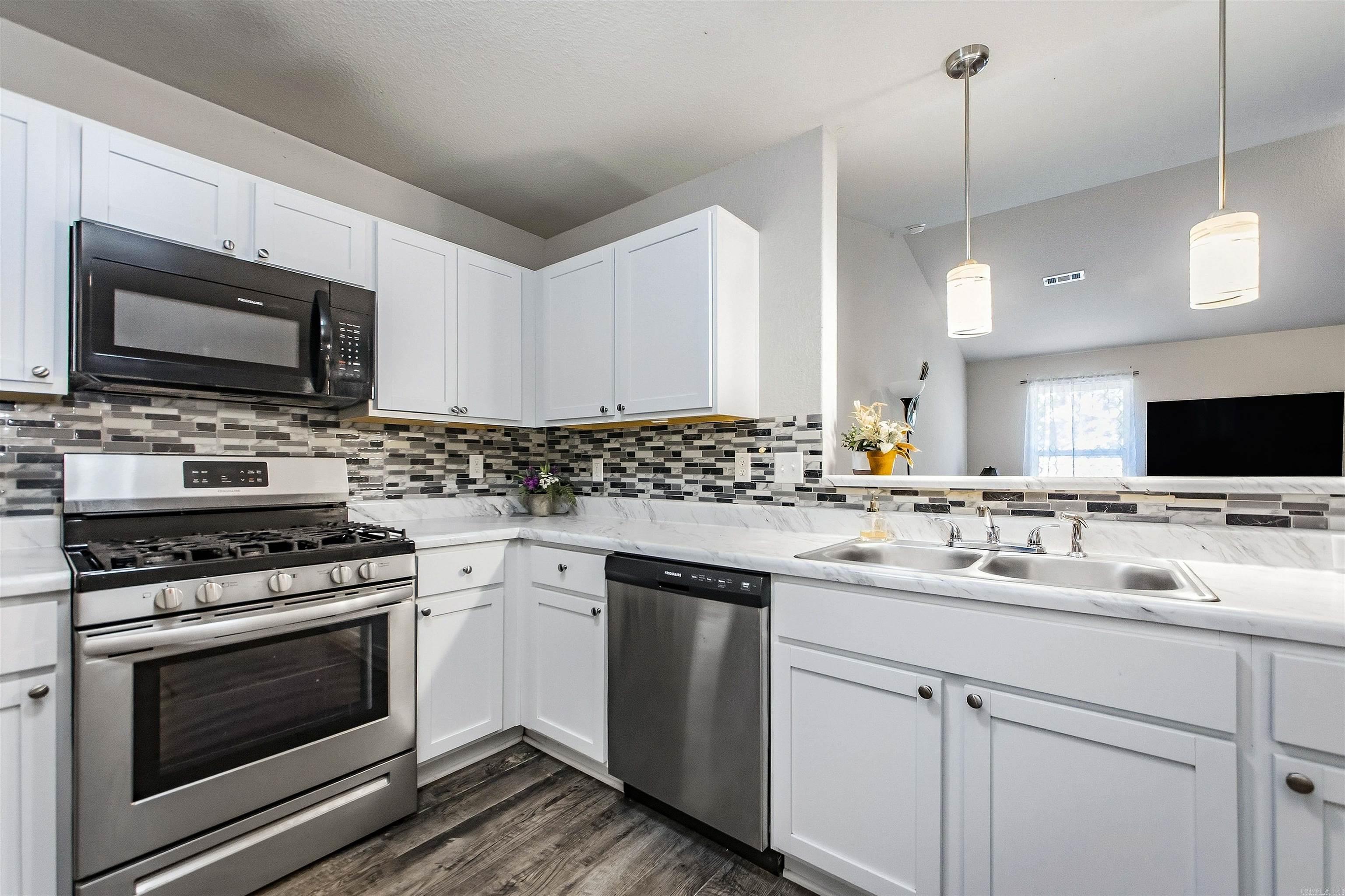 7130 Woodsgate Cove Property Photo 16