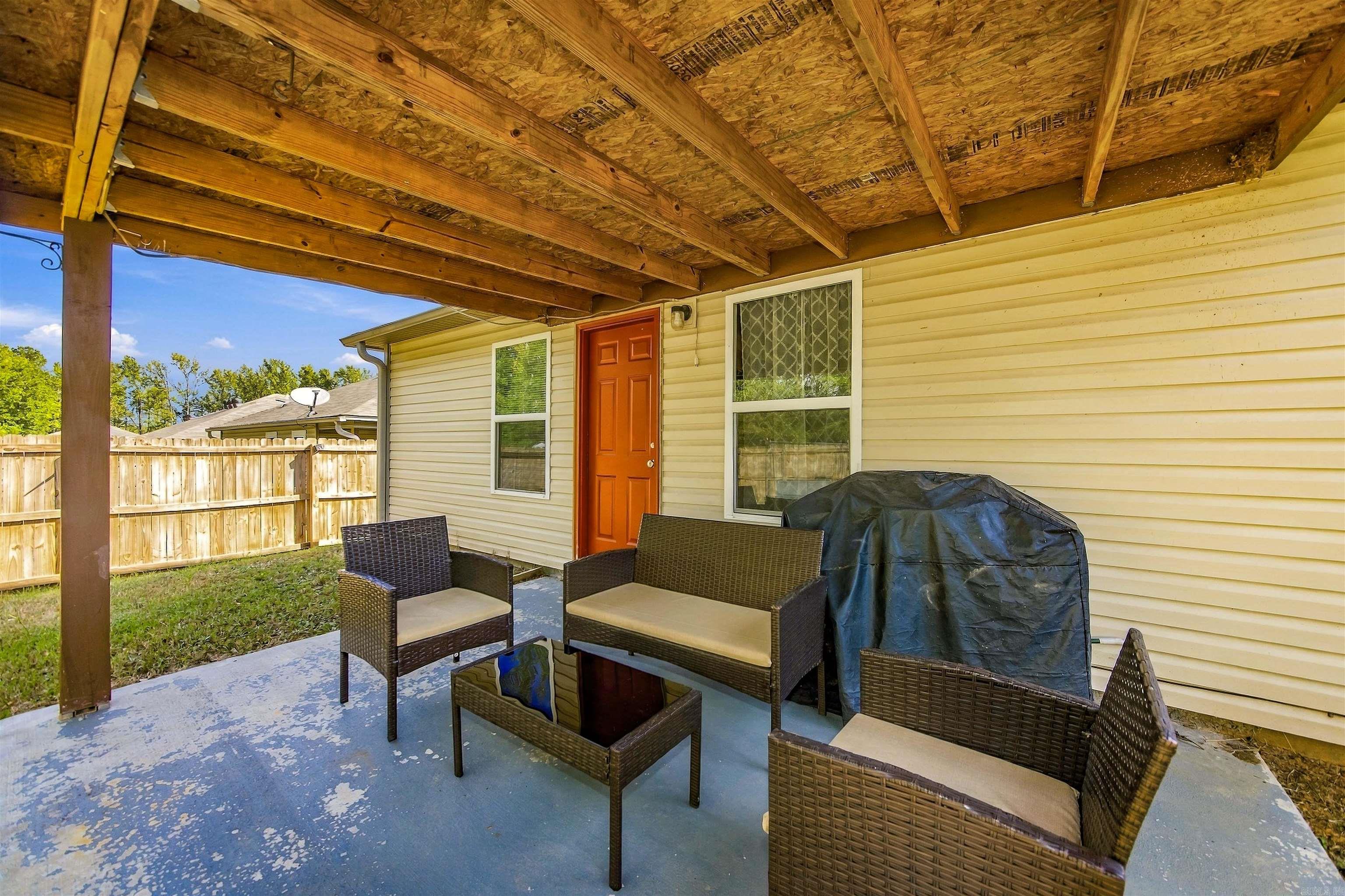 7130 Woodsgate Cove Property Photo 28