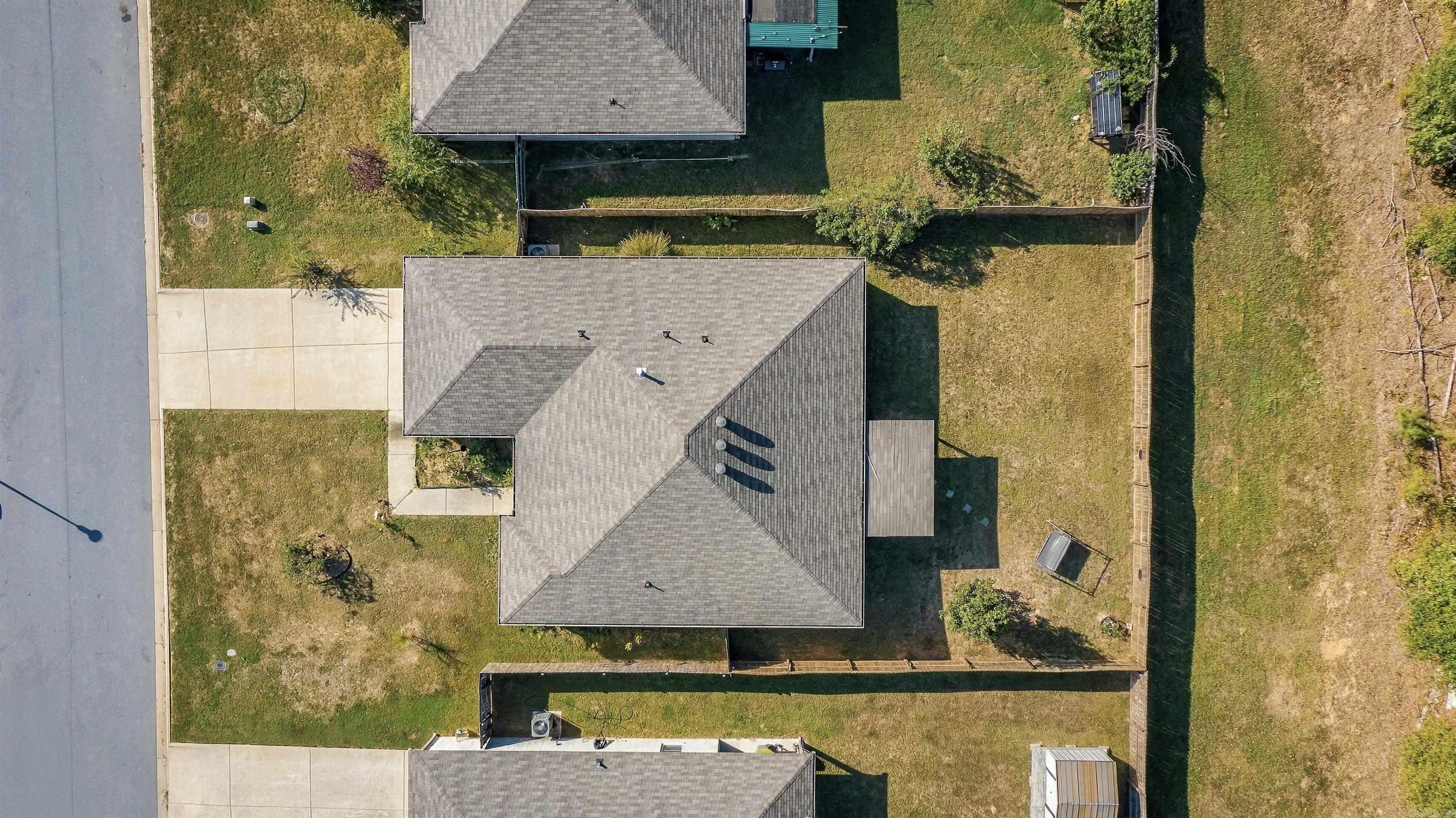 7130 Woodsgate Cove Property Photo 32