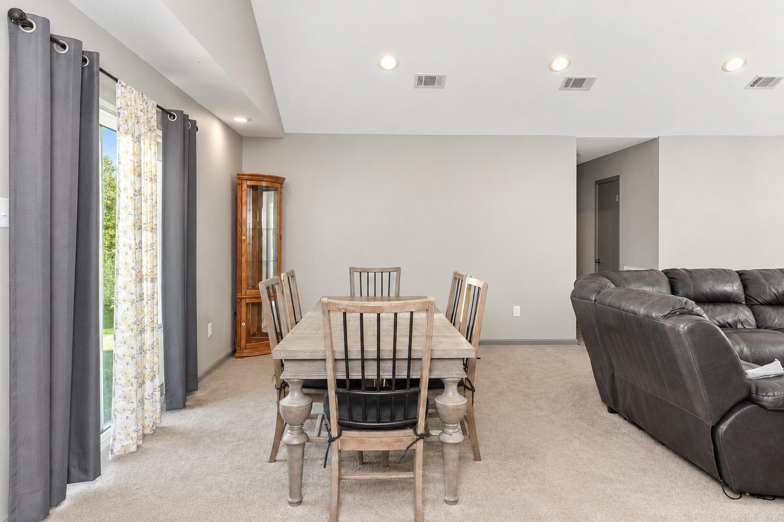 215 Pin Oak Drive Property Photo 7