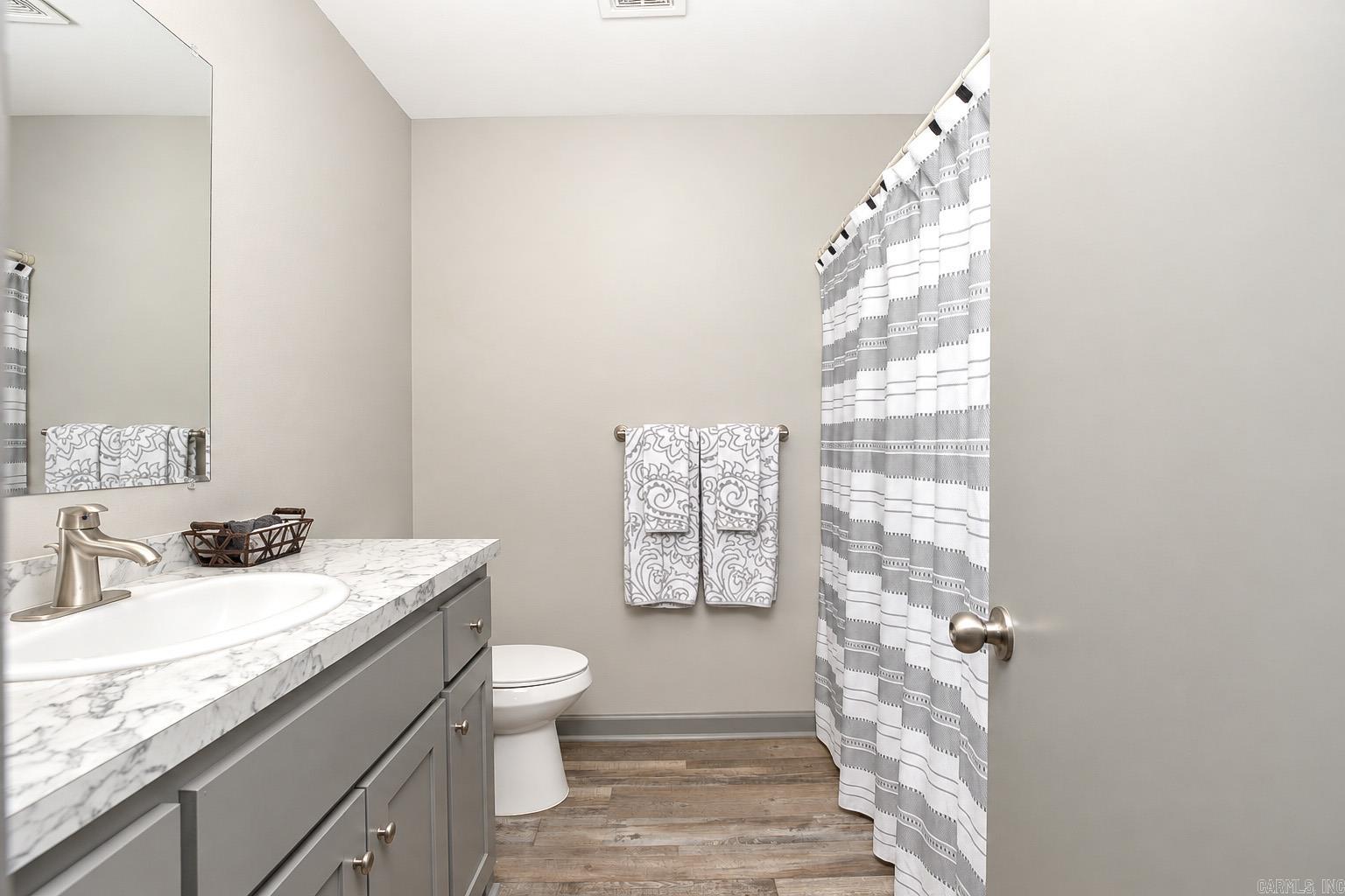215 Pin Oak Drive Property Photo 14
