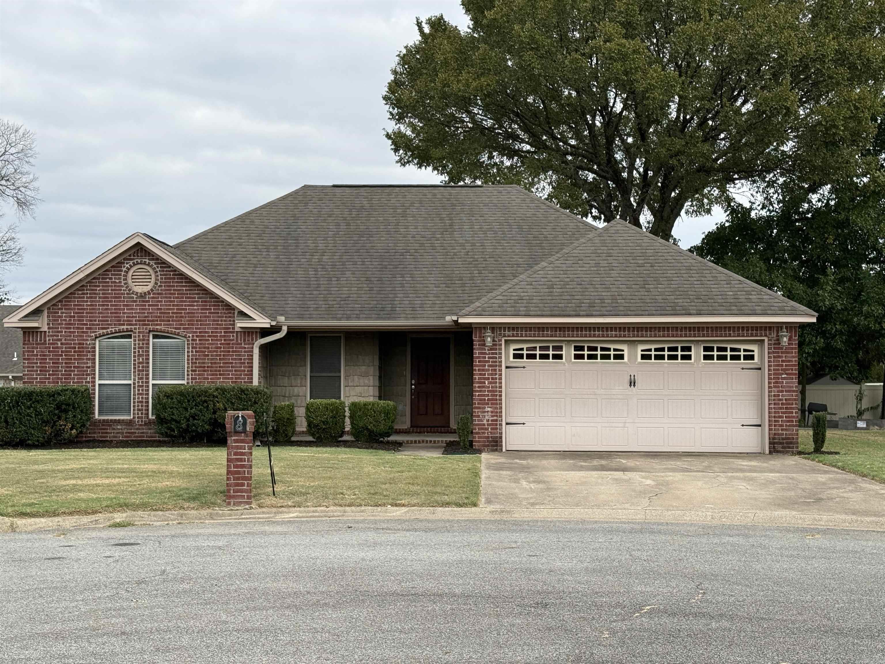 8 Ragan Court Property Photo 1