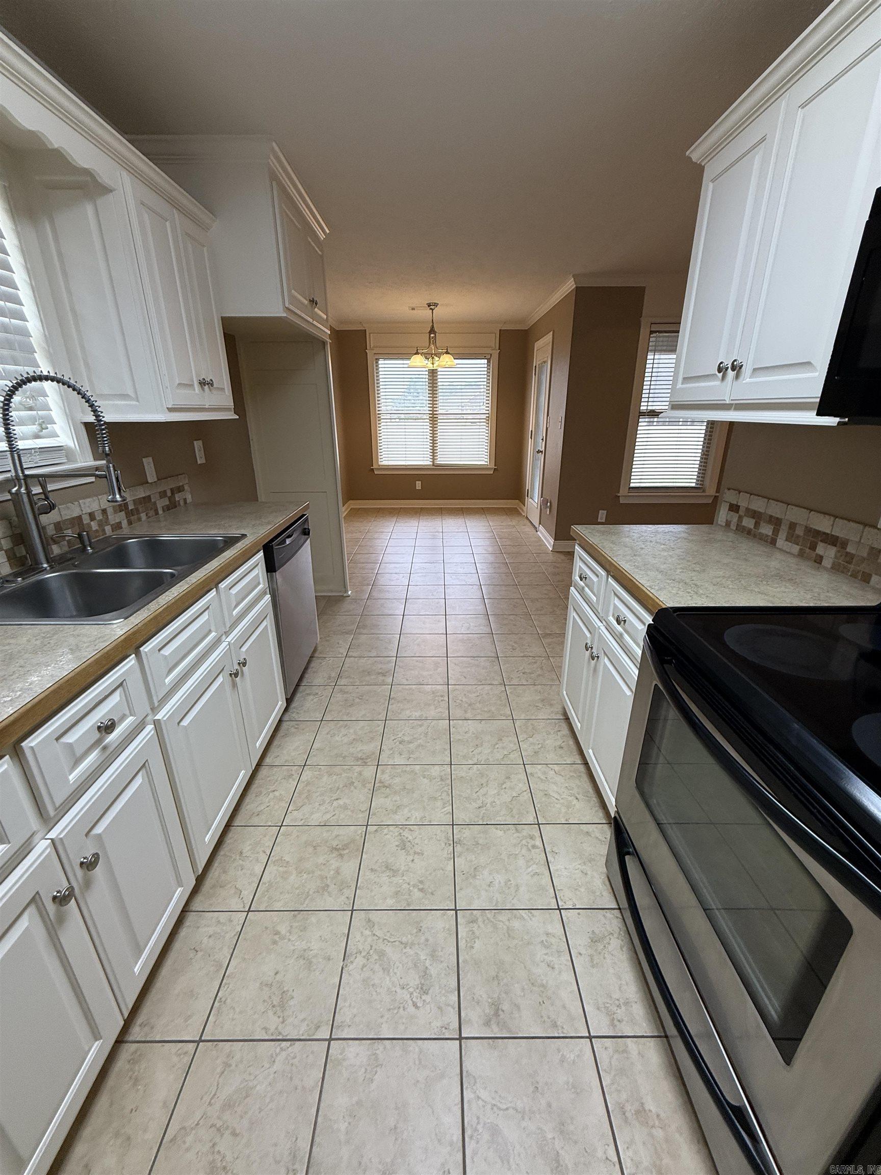 8 Ragan Court Property Photo 16