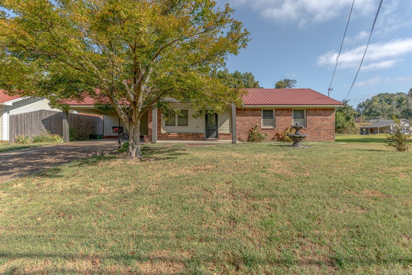 1204 E Union Avenue Property Photo 1