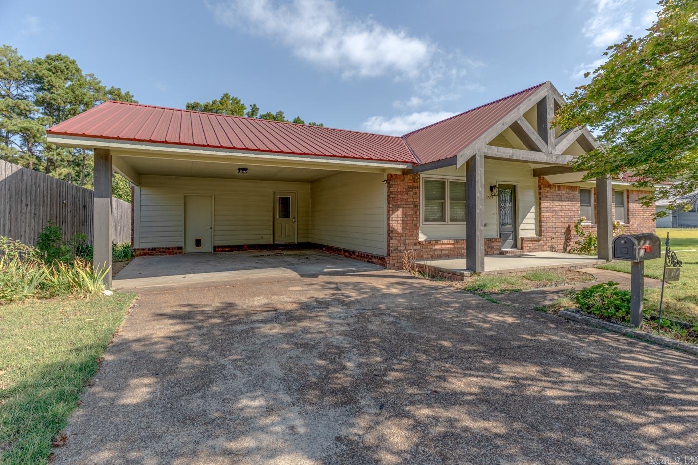 1204 E Union Avenue Property Photo 3