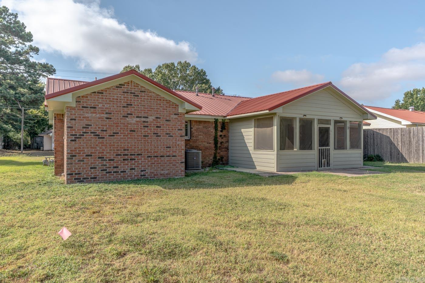 1204 E Union Avenue Property Photo 32
