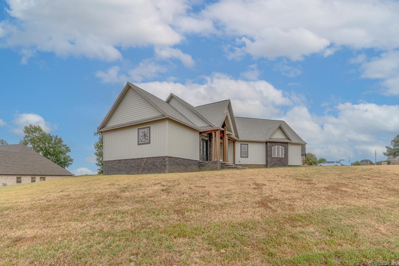 1310 Bridges Avenue Property Photo 4