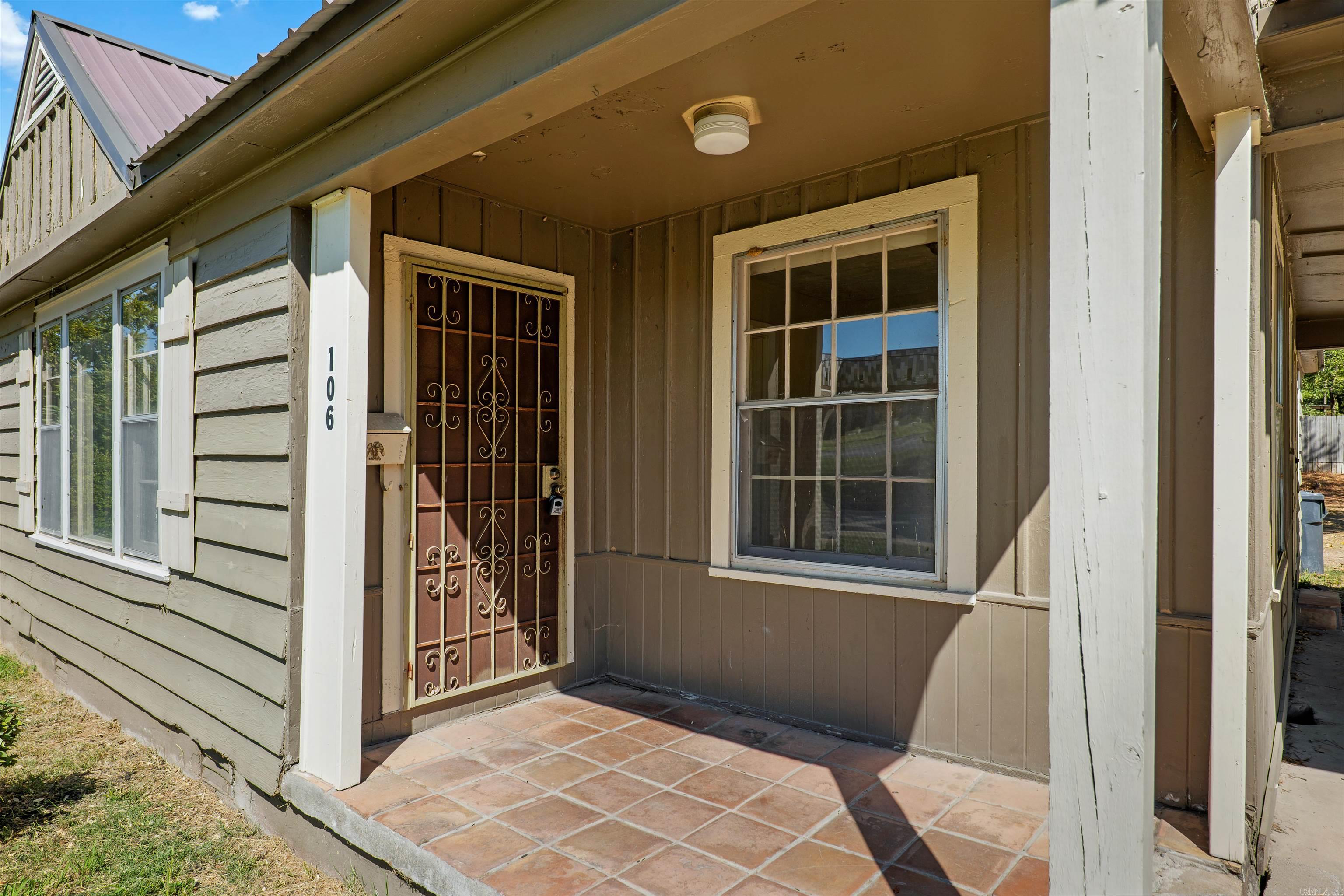 106 W Collage Street Property Photo 2