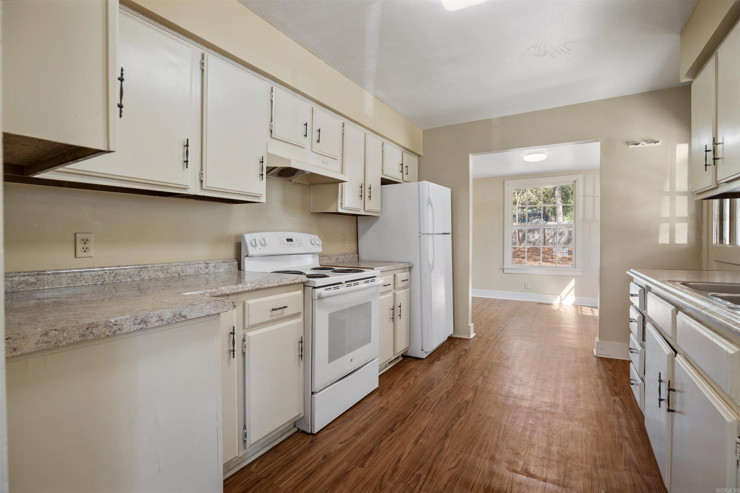 106 W Collage Street Property Photo 8