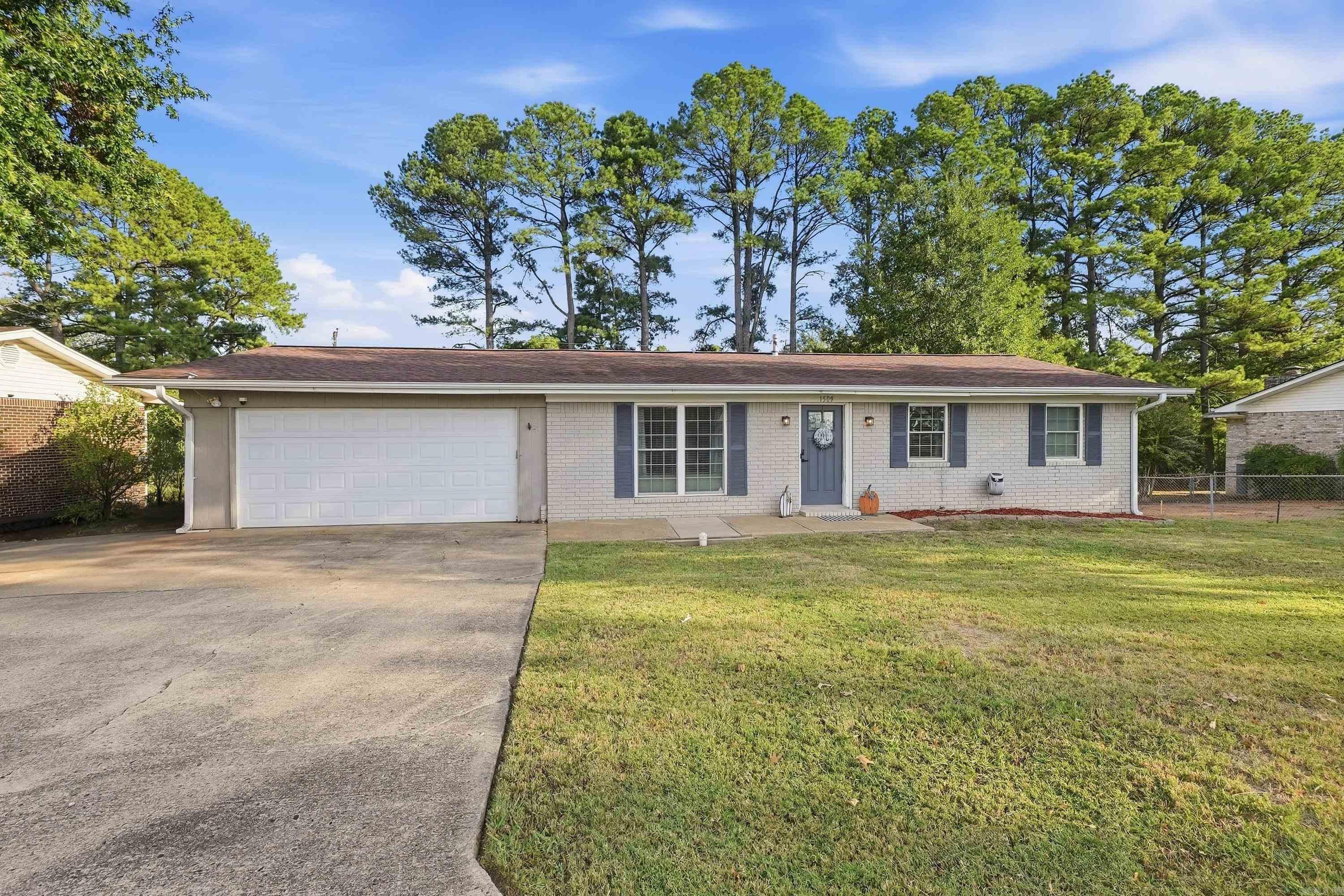 1509 View Street Property Photo 1