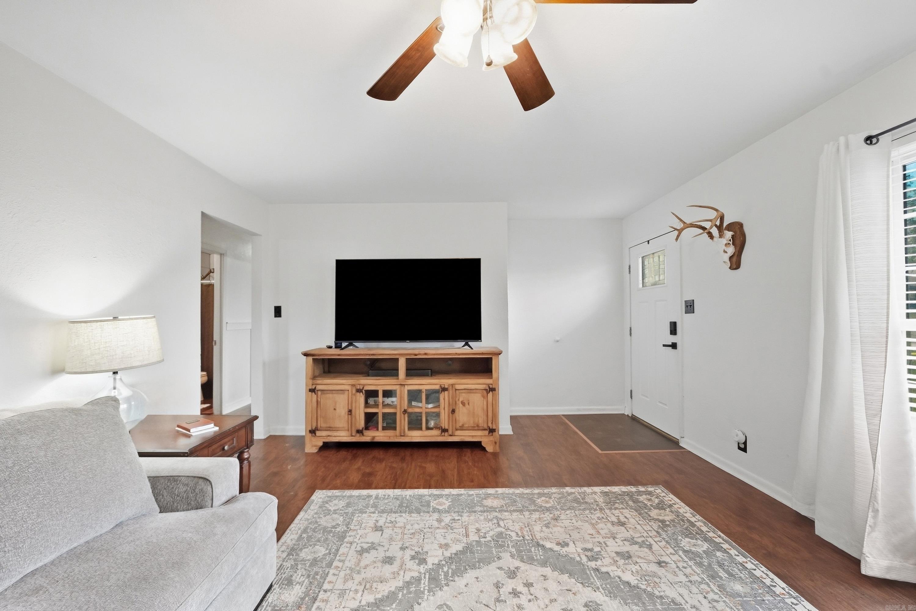 1509 View Street Property Photo 8