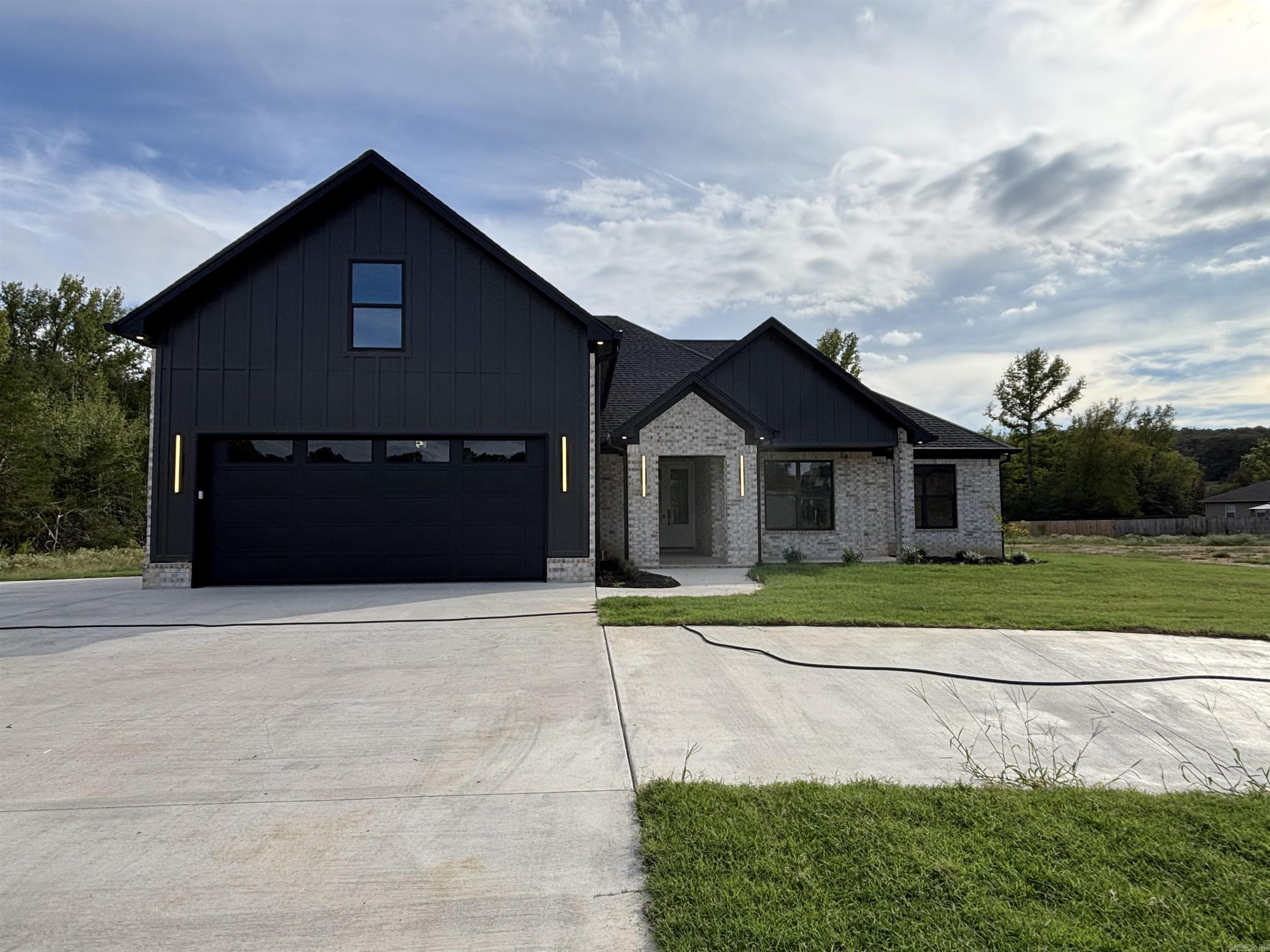 730 Grand Valley Loop Property Photo 1