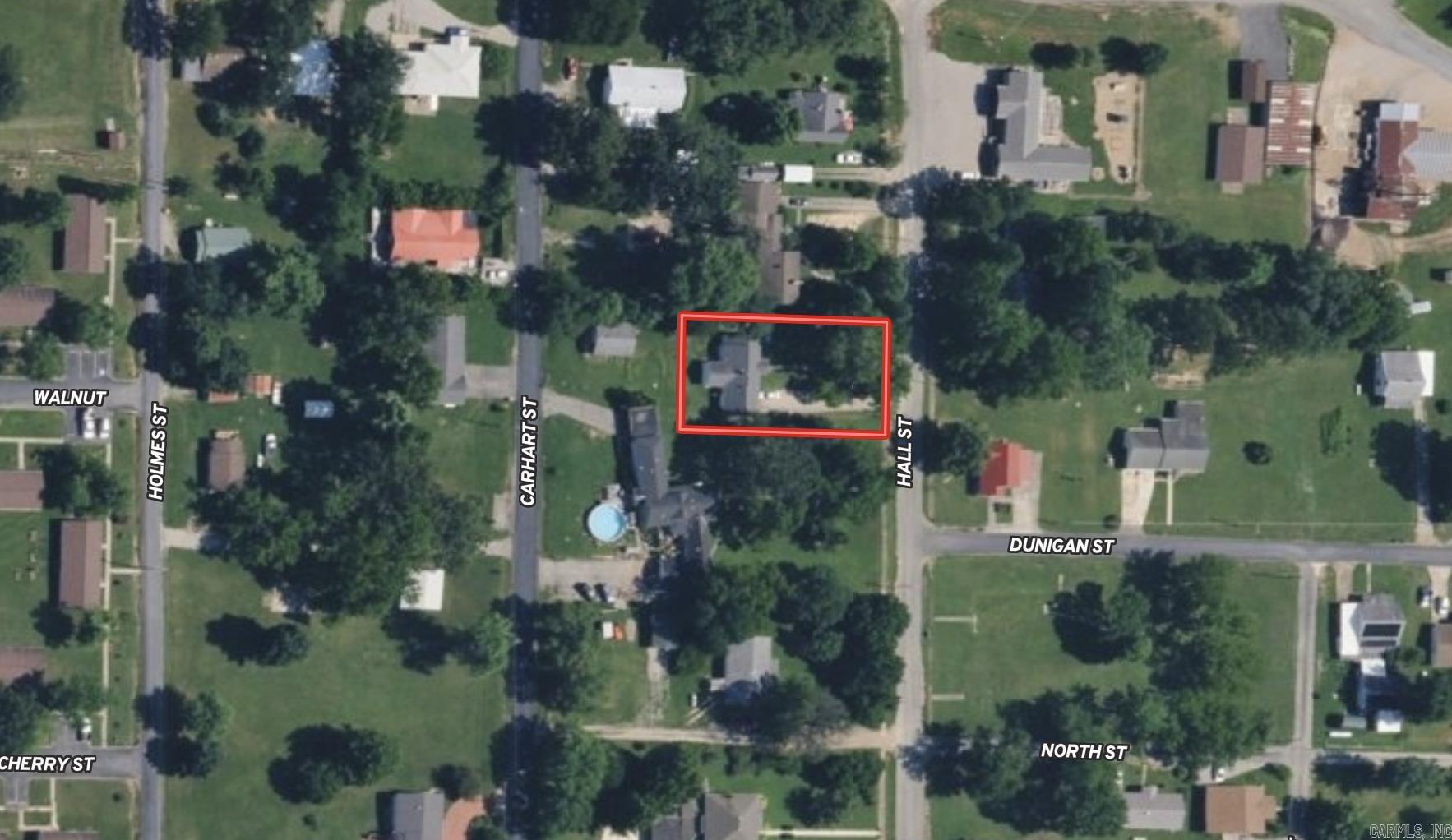 401 Hall Street Property Photo 2