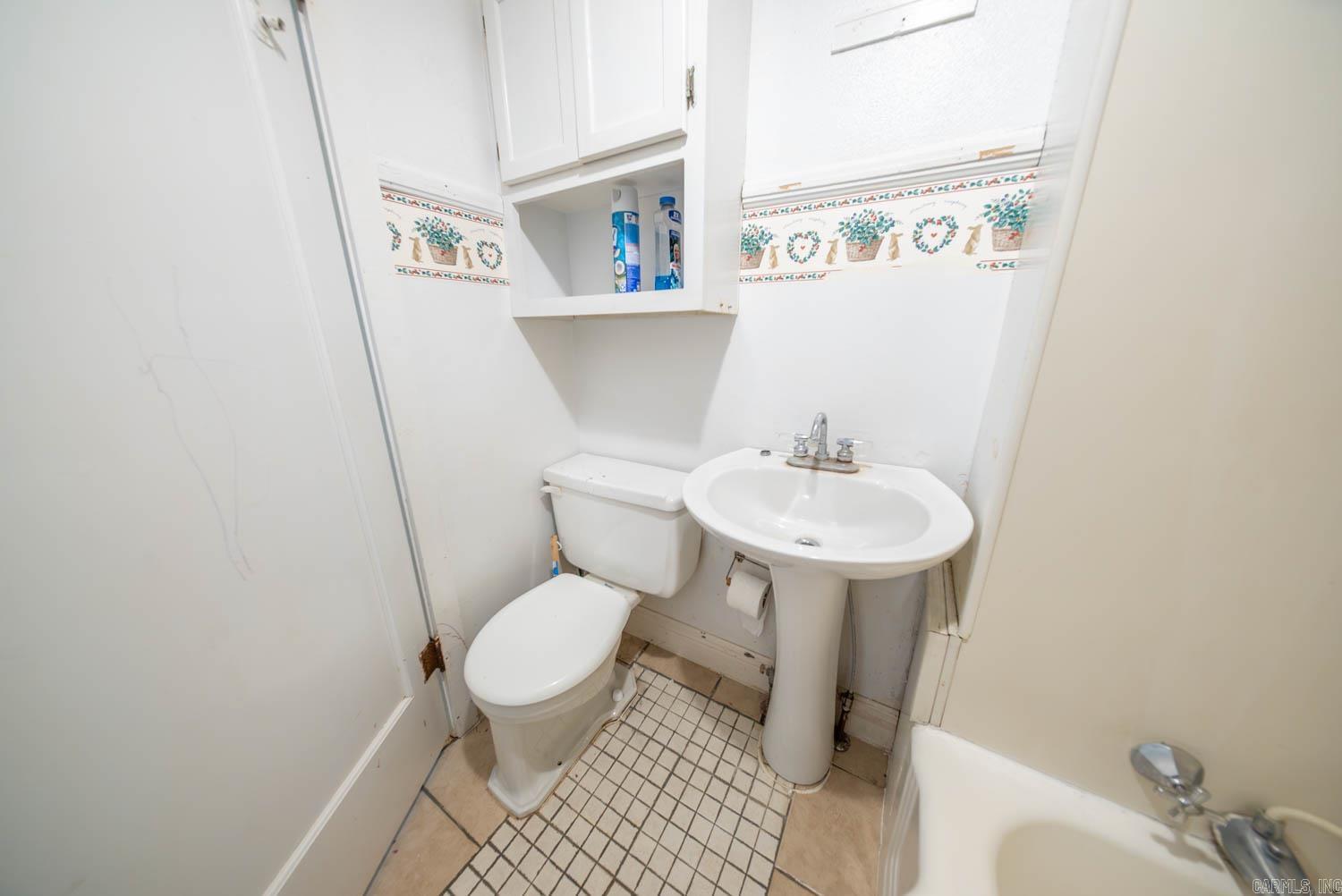 401 Hall Street Property Photo 13