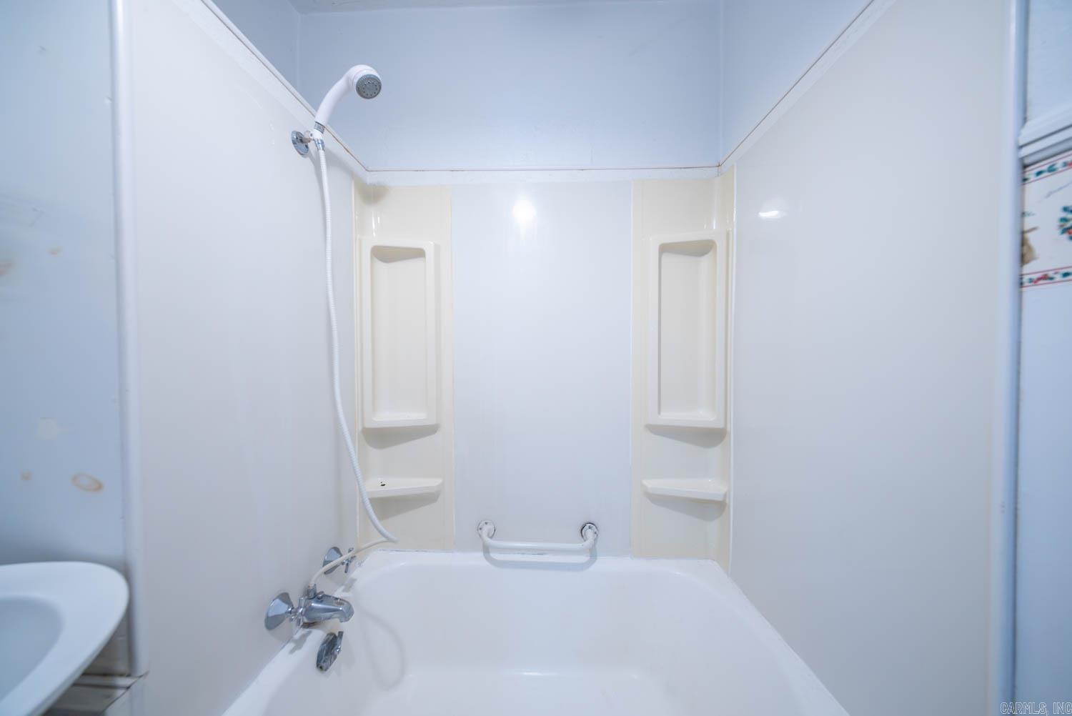 401 Hall Street Property Photo 15