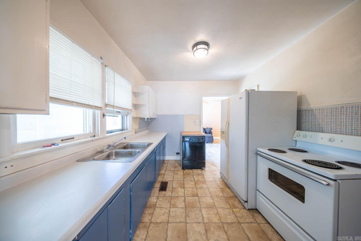401 Hall Street Property Photo 19