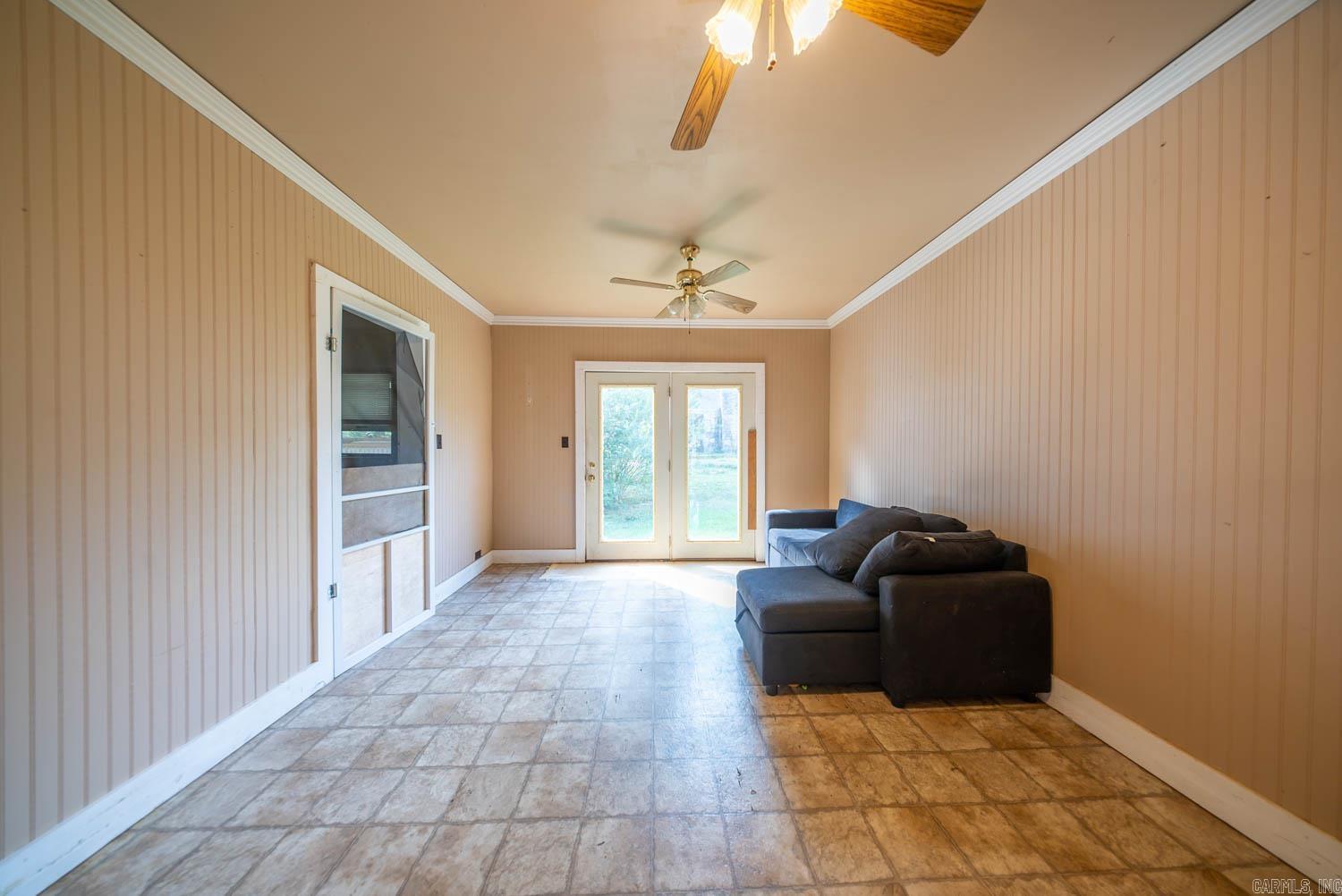 401 Hall Street Property Photo 23