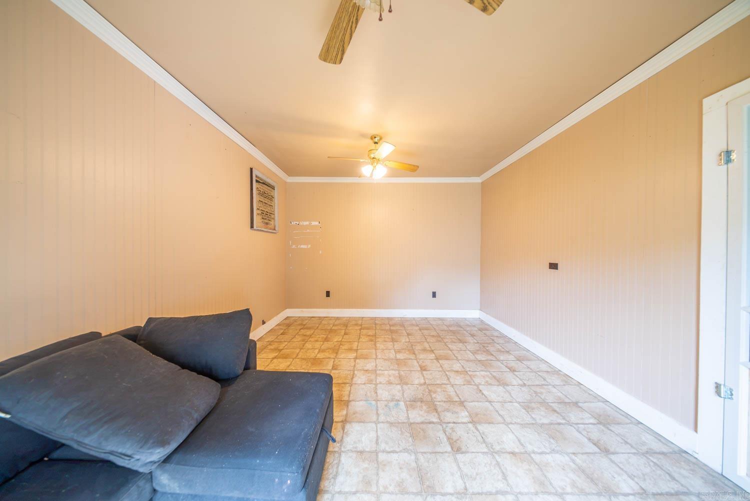 401 Hall Street Property Photo 24