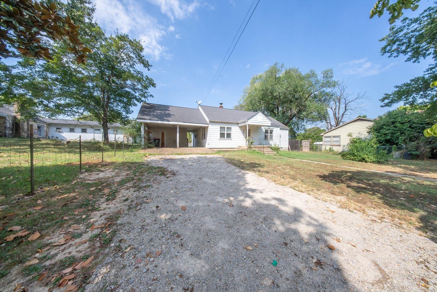 401 Hall Street Property Photo 26