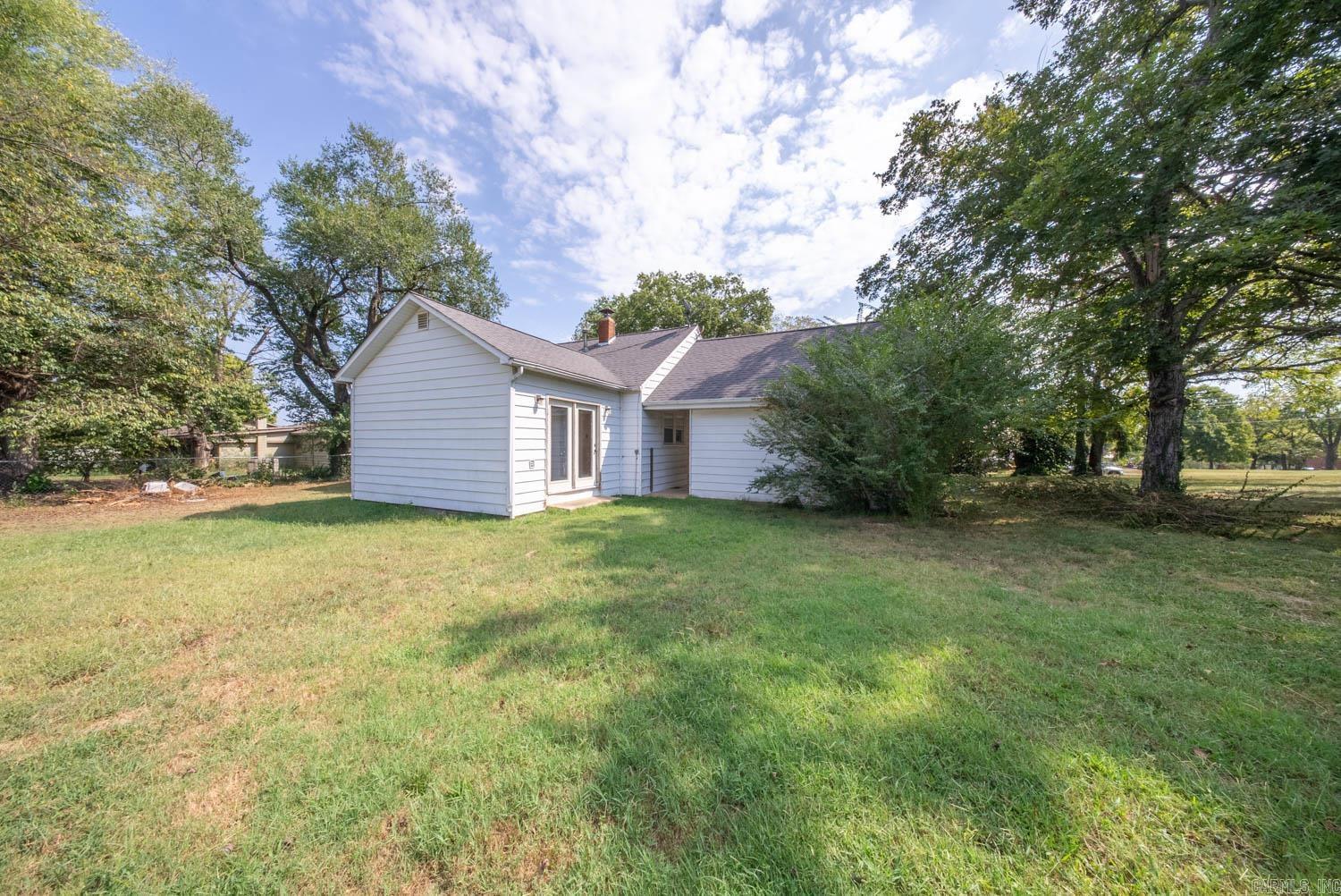 401 Hall Street Property Photo 28