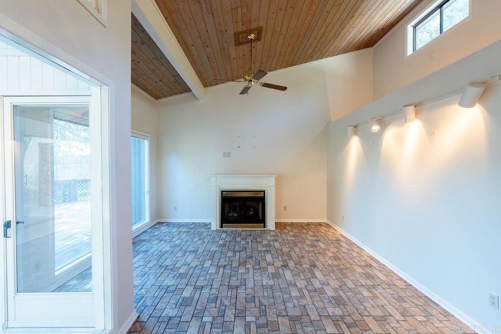 1108 Scenic Place Property Photo 11
