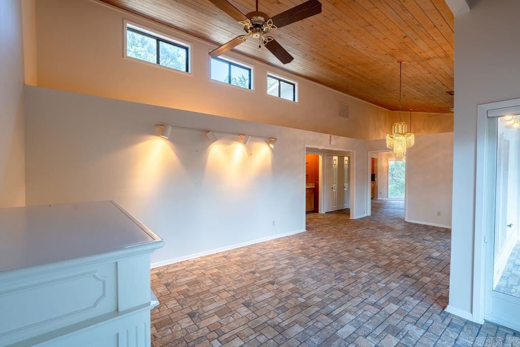 1108 Scenic Place Property Photo 14