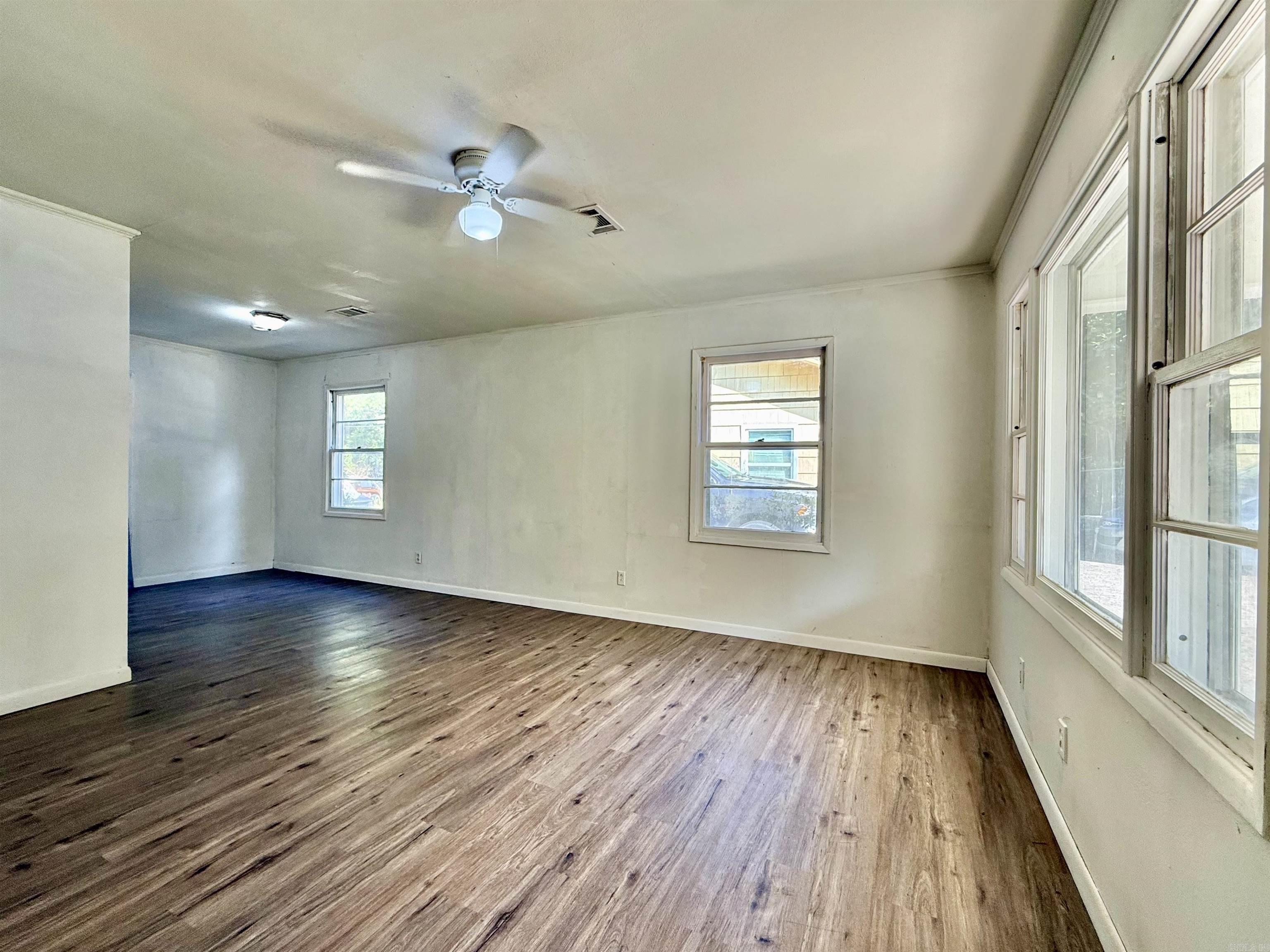 728 Lucas Lane Property Photo 8