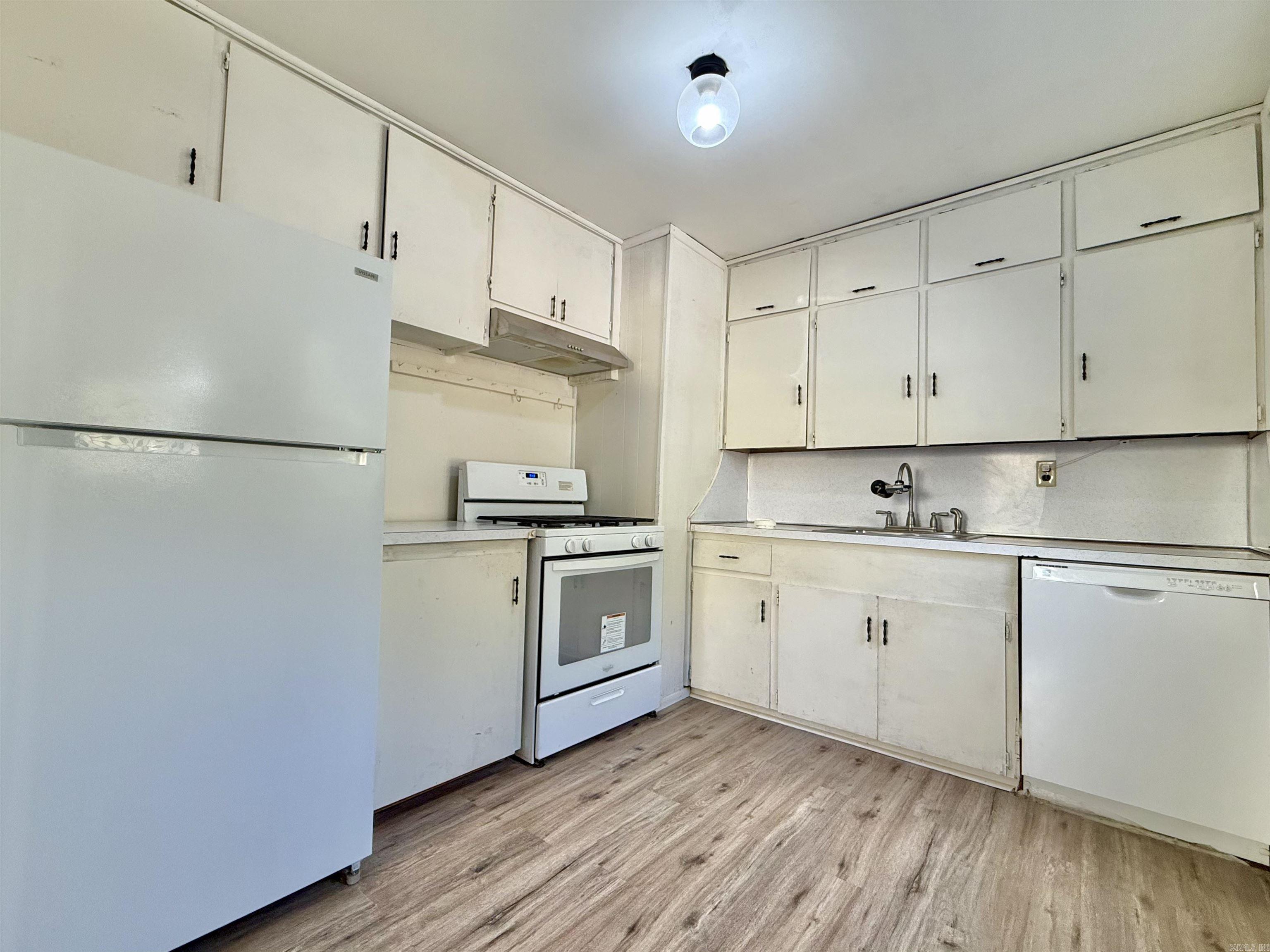 728 Lucas Lane Property Photo 11