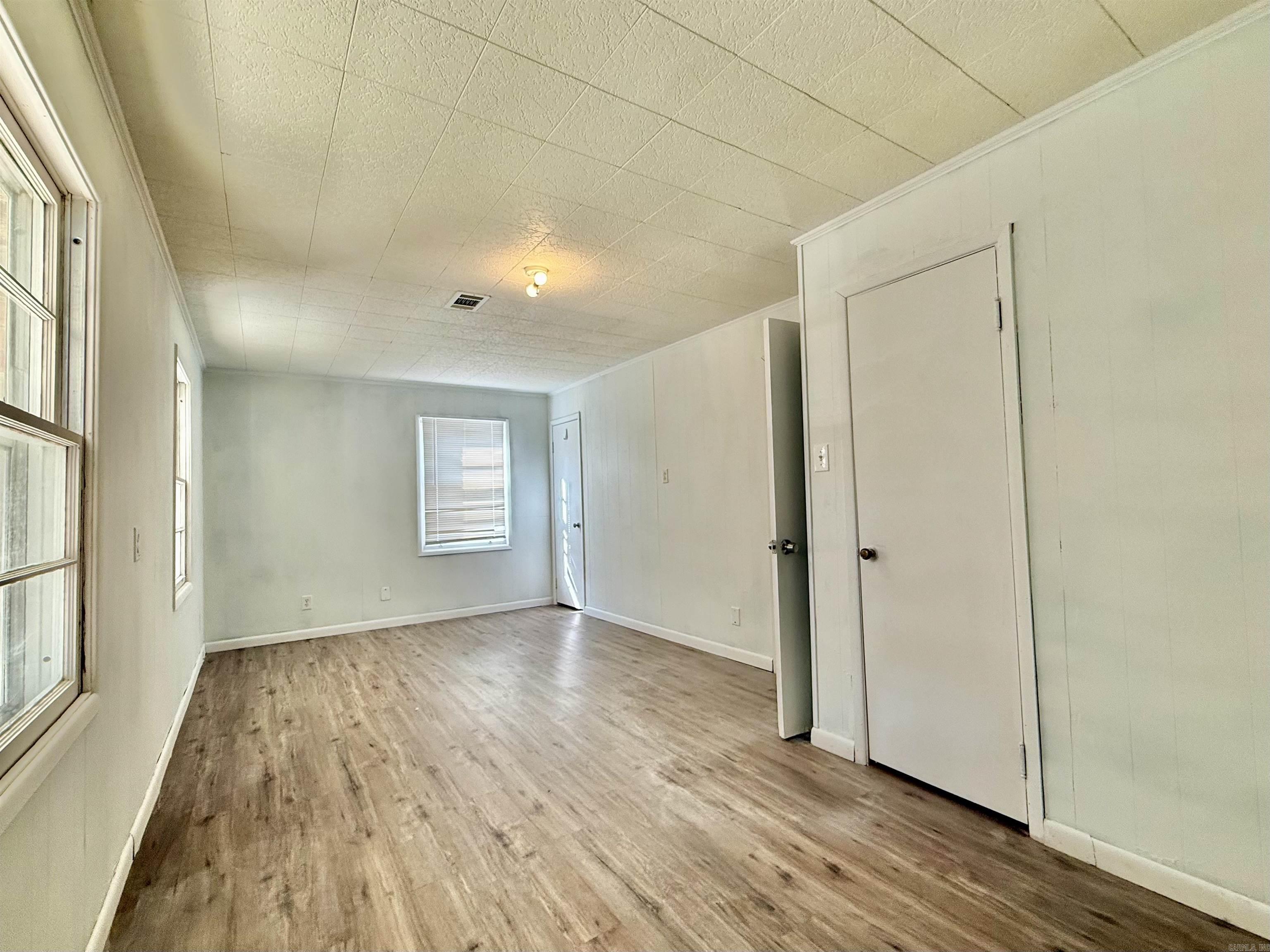 728 Lucas Lane Property Photo 14