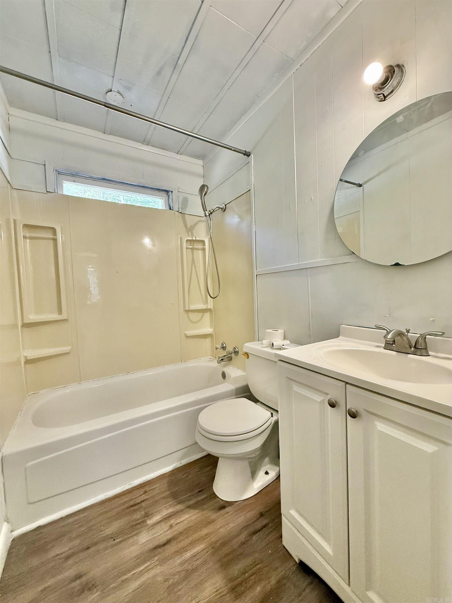 728 Lucas Lane Property Photo 16